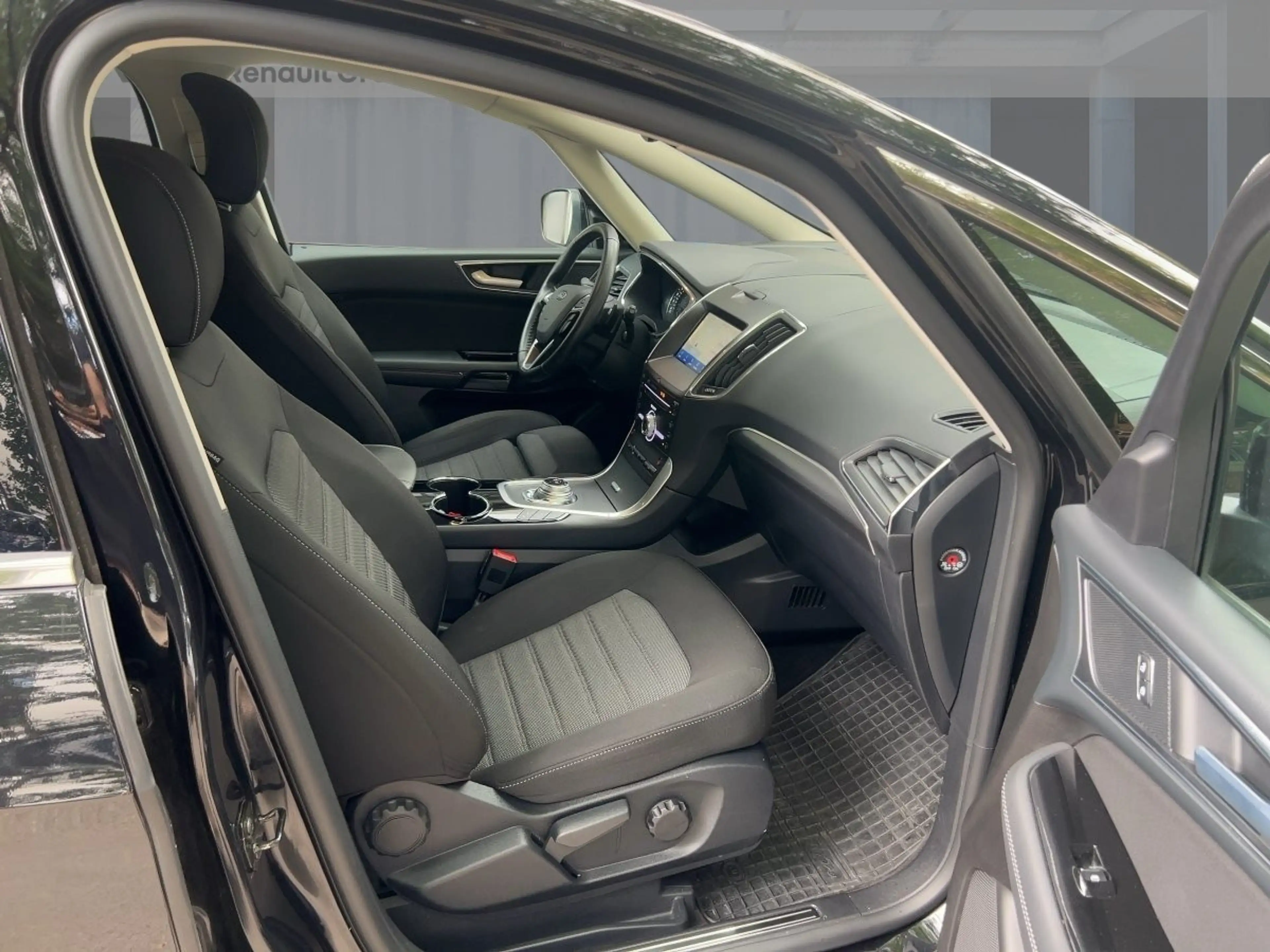 Ford S-Max 2.0 EcoBlue Titanium AWD Automatik — photo 8