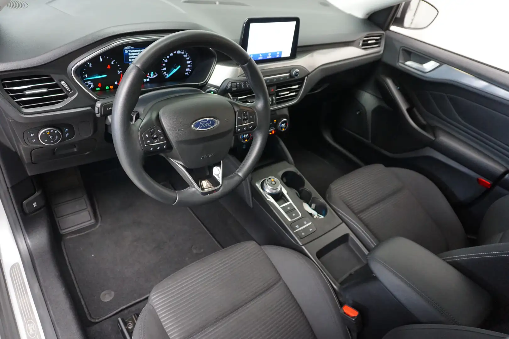 Ford Focus Wagon 1.5 EcoBlue Titanium Business AUTOMAAT! B & Grijs - 2