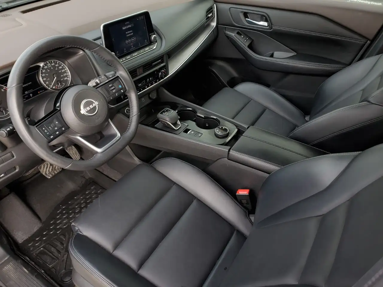 Nissan Rogue снимка Nissan Rogue