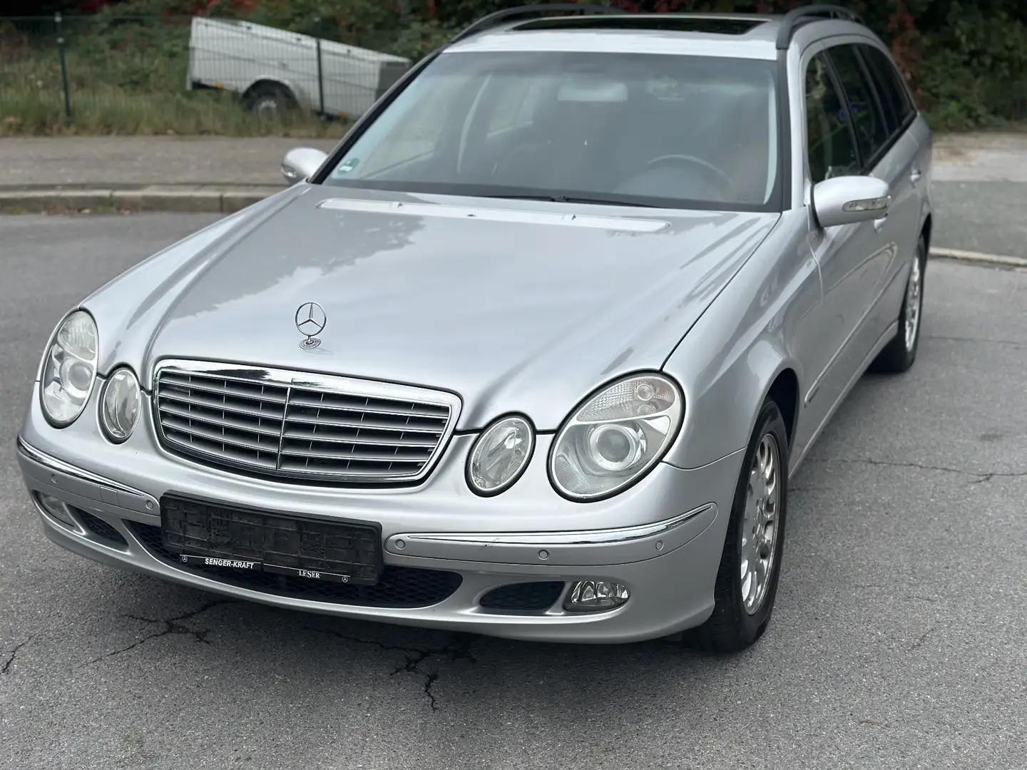 Mercedes-Benz E 200 E200 T Kompressor Automatik Elegance-Rentner-Top - 2