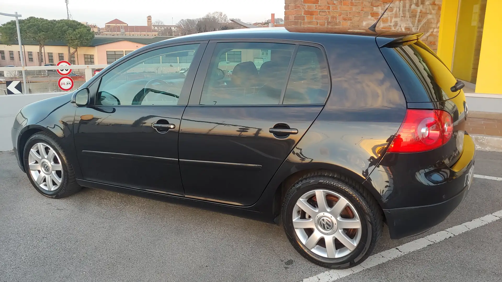 Volkswagen Golf Golf 5p 2.0 tdi Gt Sport c/pelle dpf Nero - 2