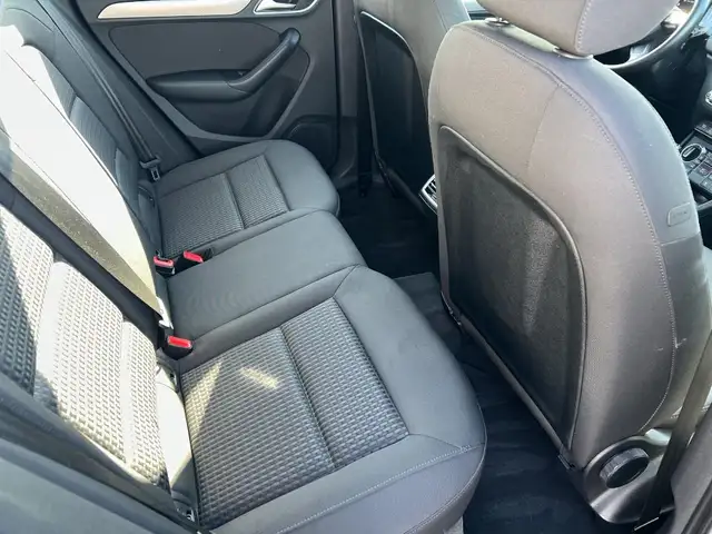 Audi Q3 view 14