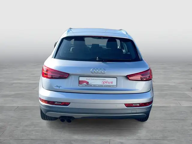 Audi Q3 view 4