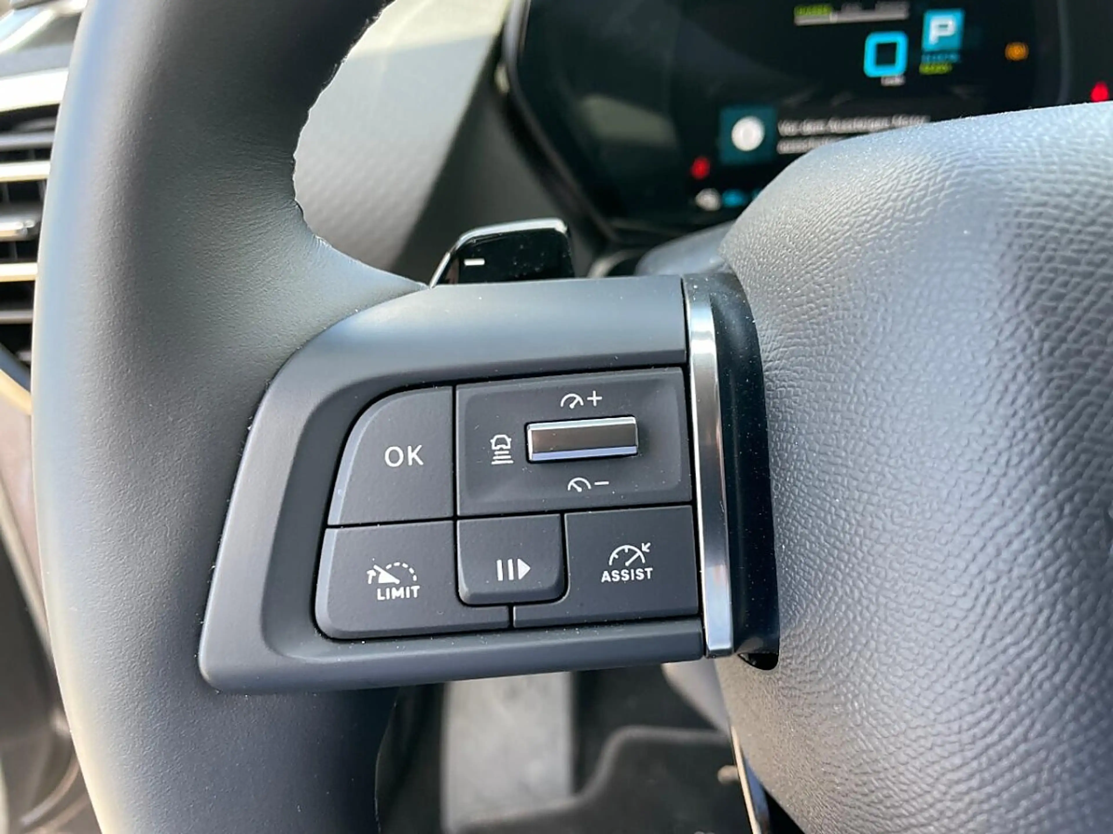 Citroen C5 X Shine Hybrid 225 e-EAT8 — photo 13