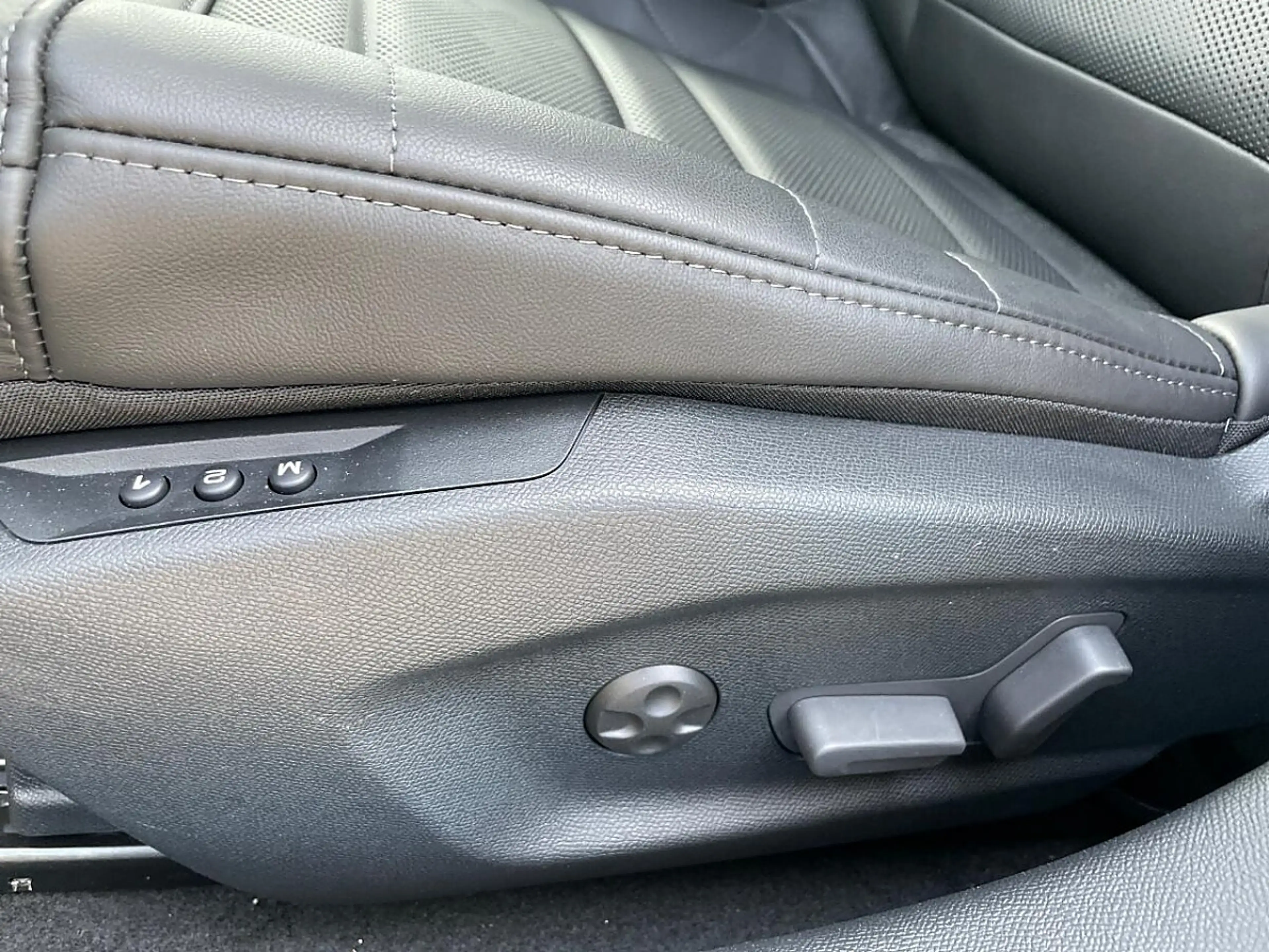 Citroen C5 X Shine Hybrid 225 e-EAT8 — photo 11