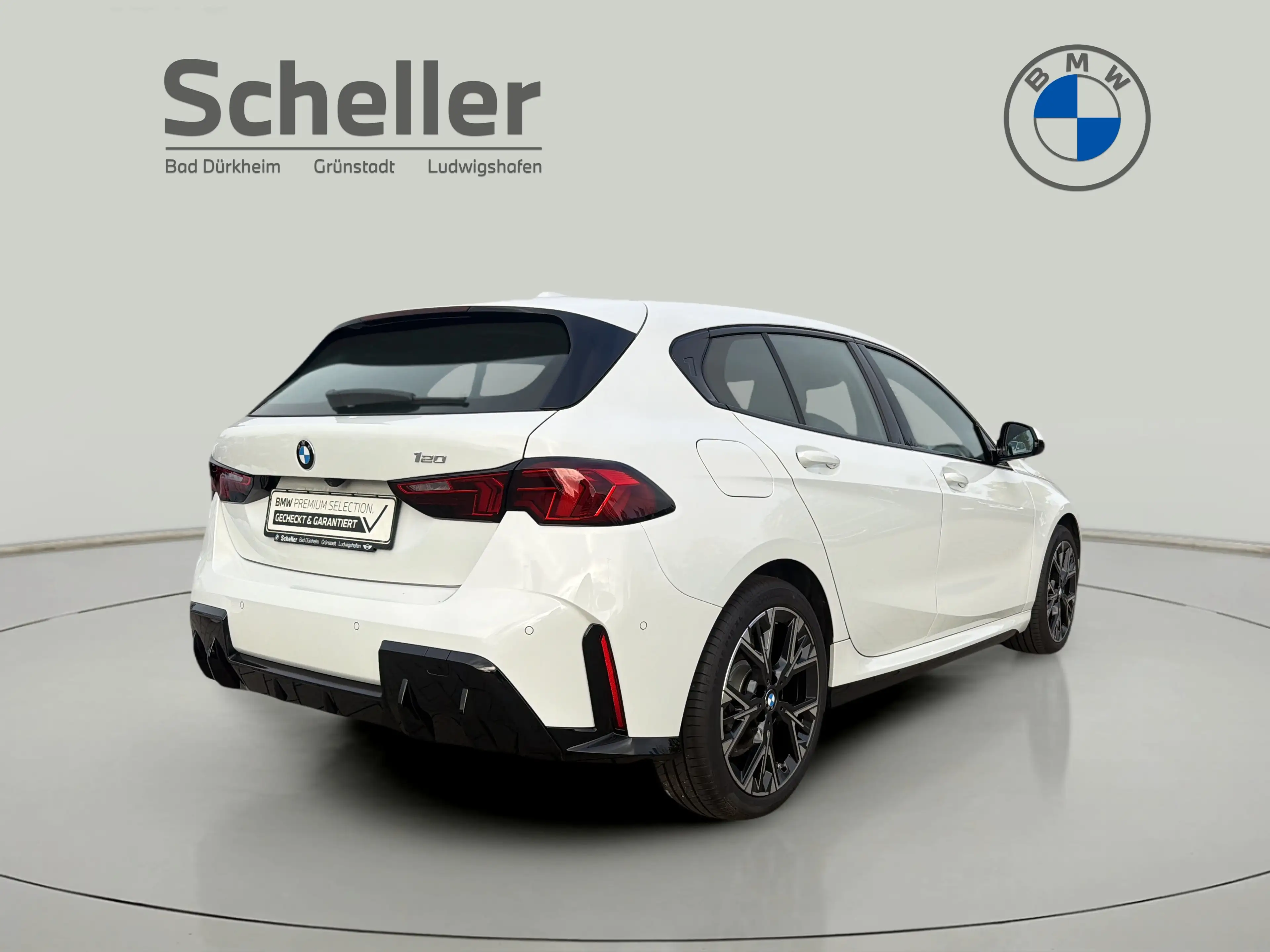 BMW 120 — photo 7