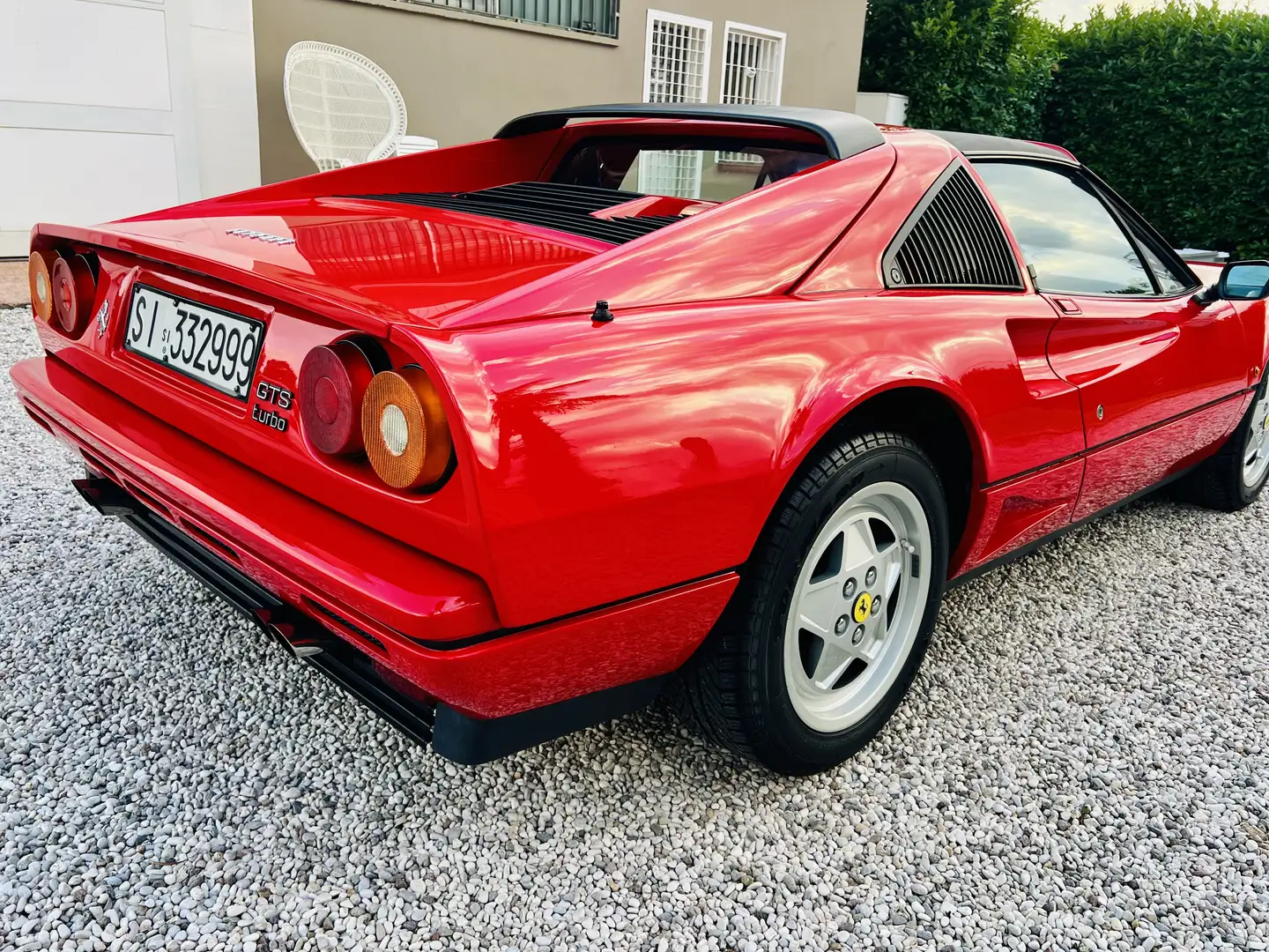 Ferrari 208 2.0 turbo GTB 254cv - 2