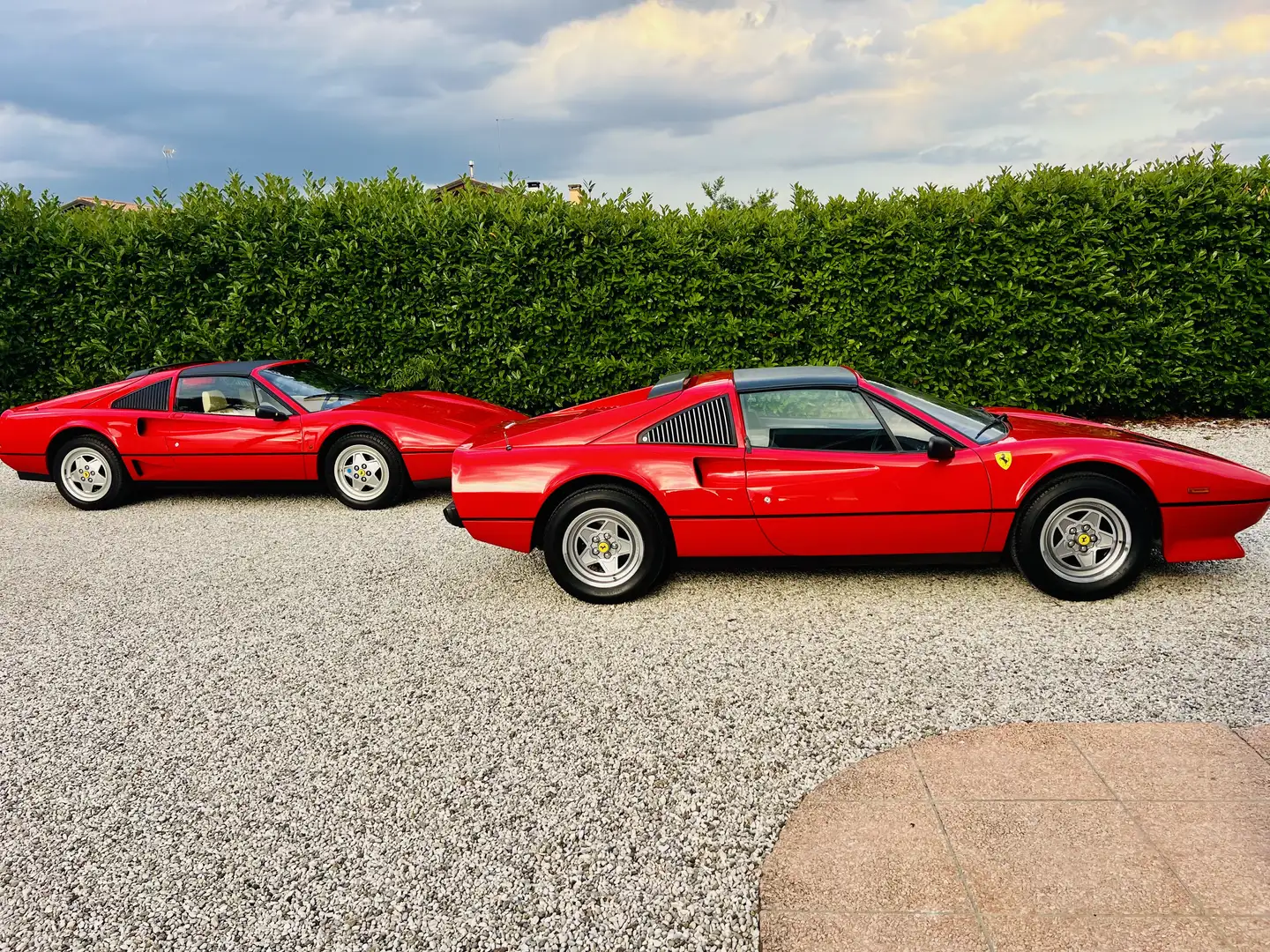 Ferrari 208 2.0 turbo GTB 254cv - 1