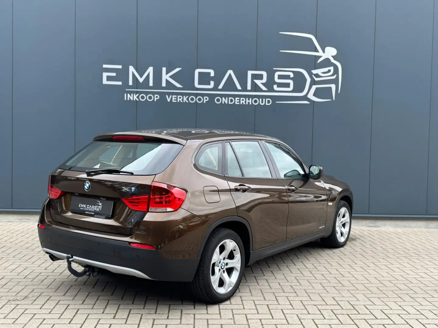 BMW X1 SDrive18i Executive Bruin - 2