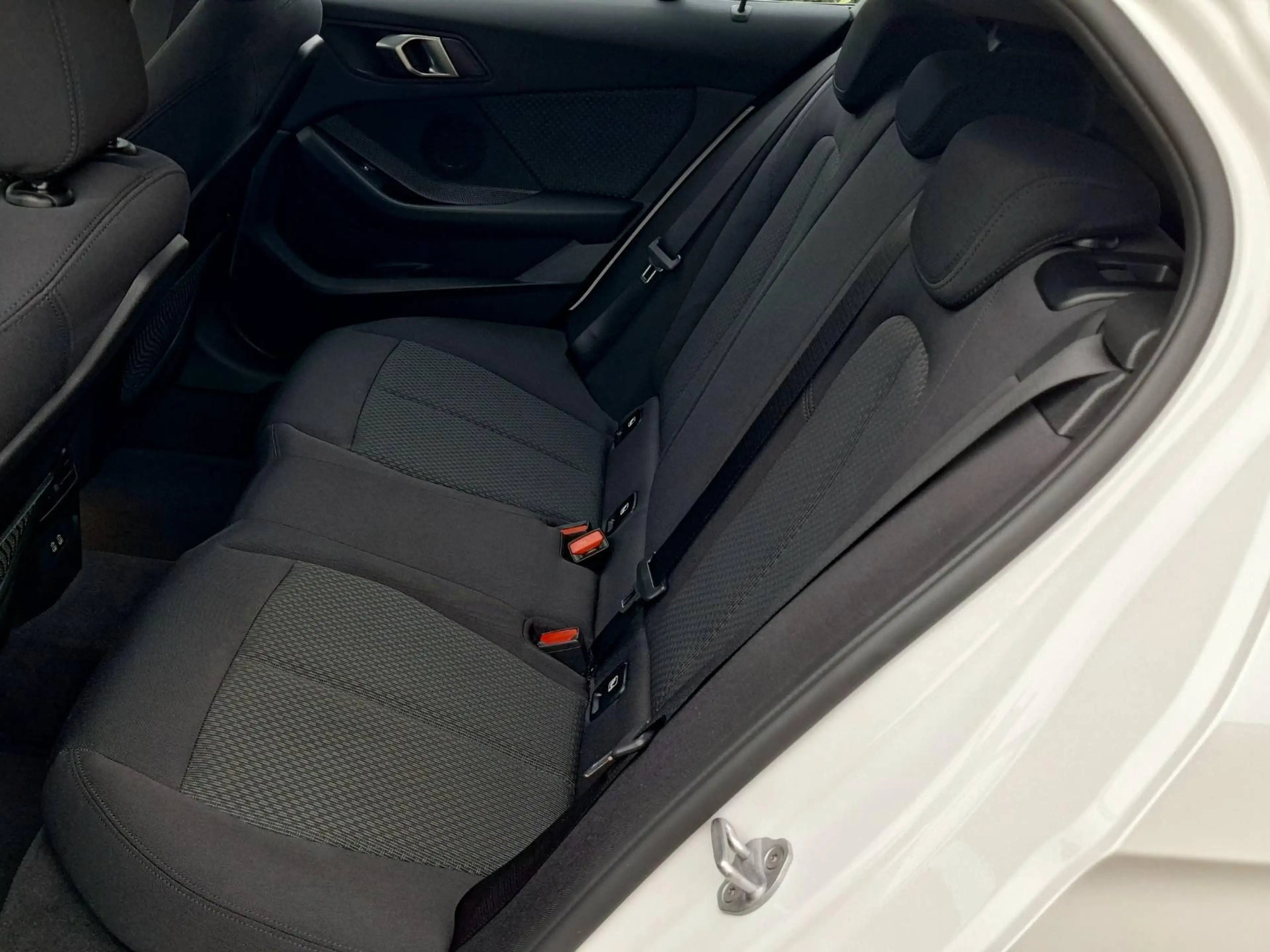 BMW 118 118i — photo 13