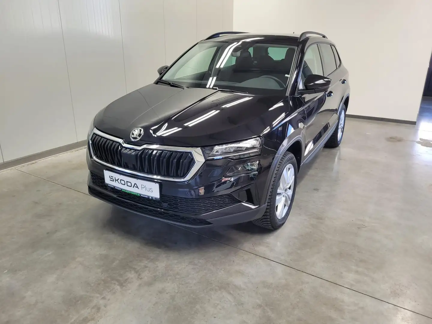 Skoda Karoq Selection DSG AHK-Vorb.*Navi*LED*ACC*Kamera*elektr Black - 2