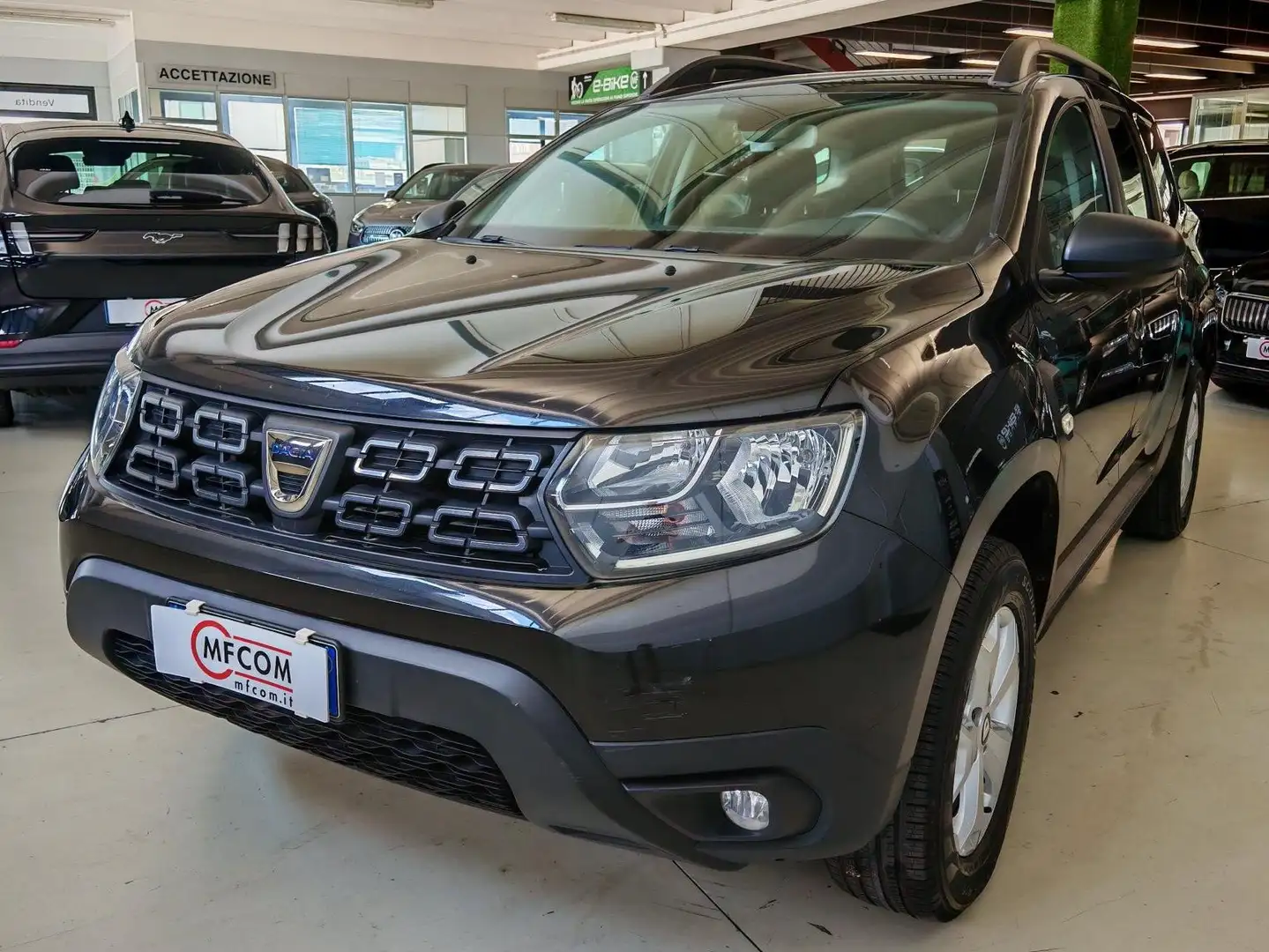 Dacia Duster 1.5 blue dci Essential 4x2 s Noir - 1