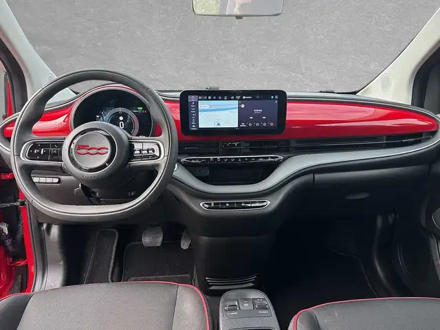 Fiat 500E view 7