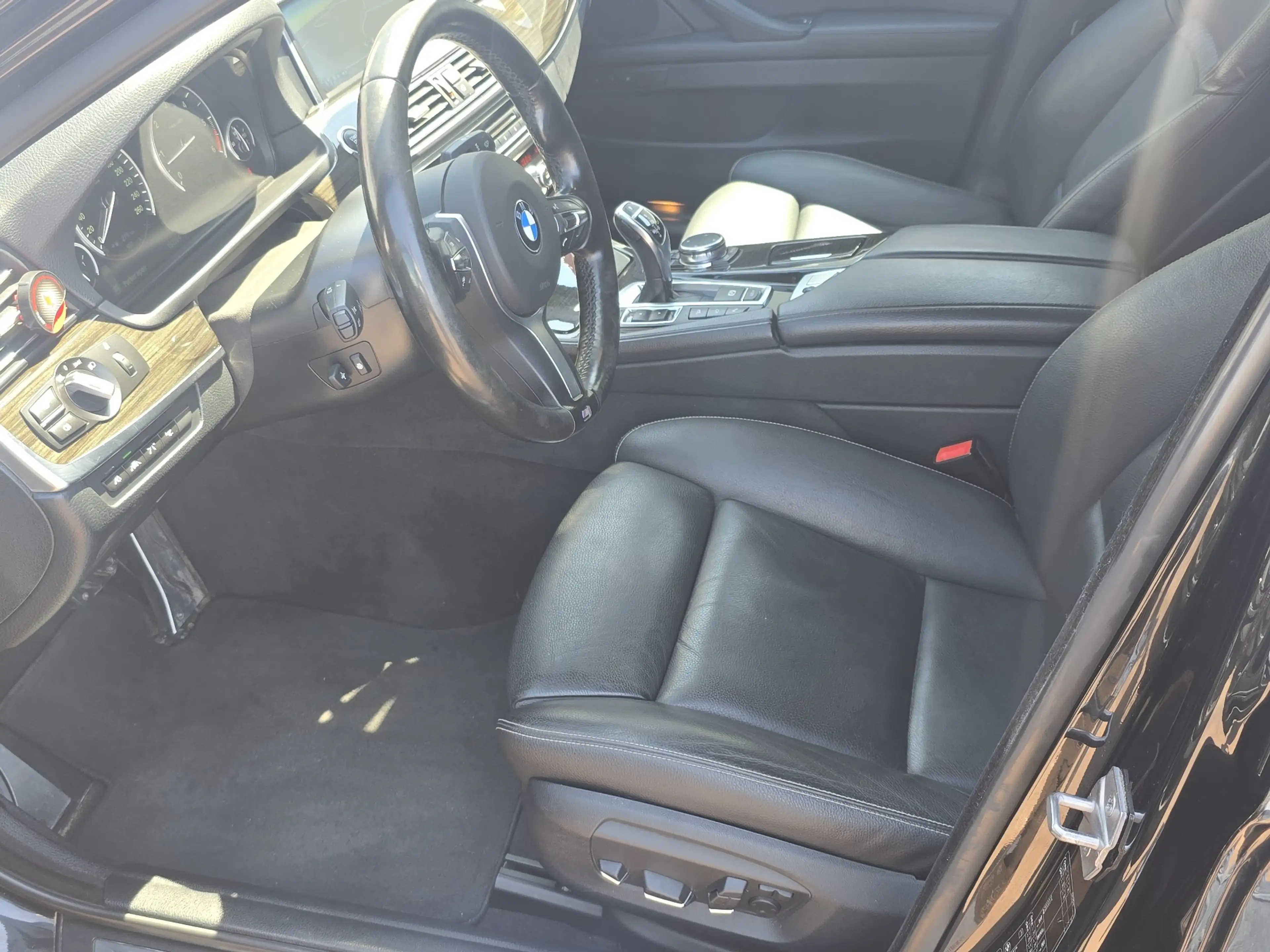 BMW 535 Touring 535 dXA — photo 10