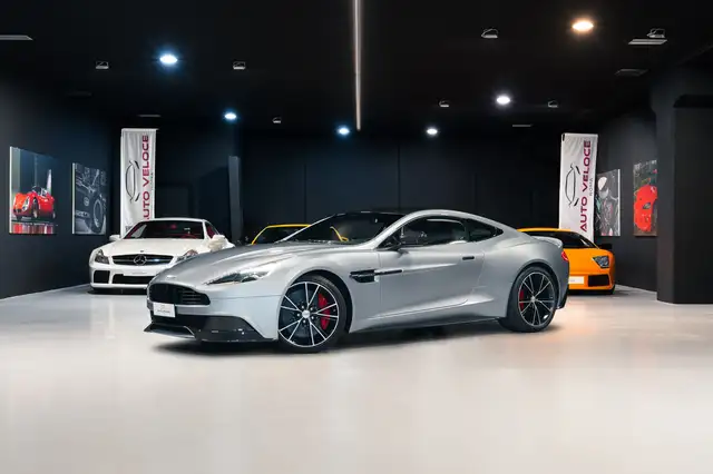 Aston Martin Vanquish Coupe 6.0 V12