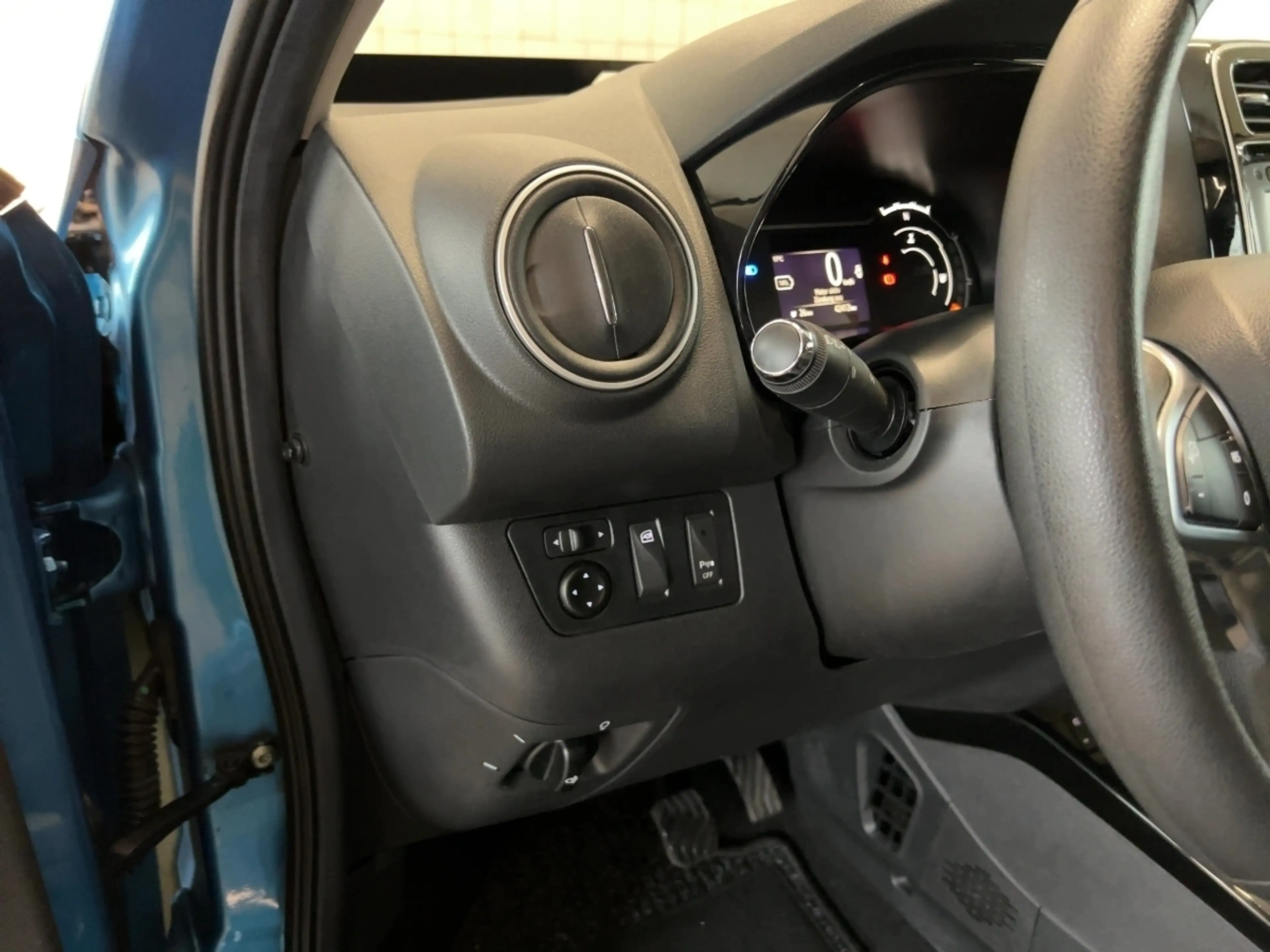 Dacia Spring Essential 45 — photo 13