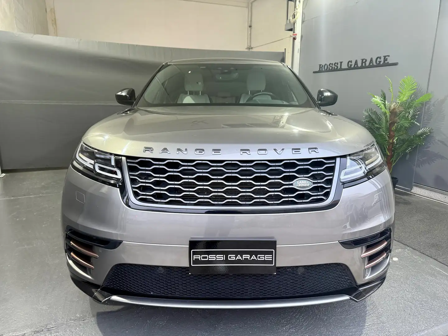 Land Rover Range Rover Velar Range Rover Velar 3.0 V6 sd6 SE 300cv auto Сірий - 2