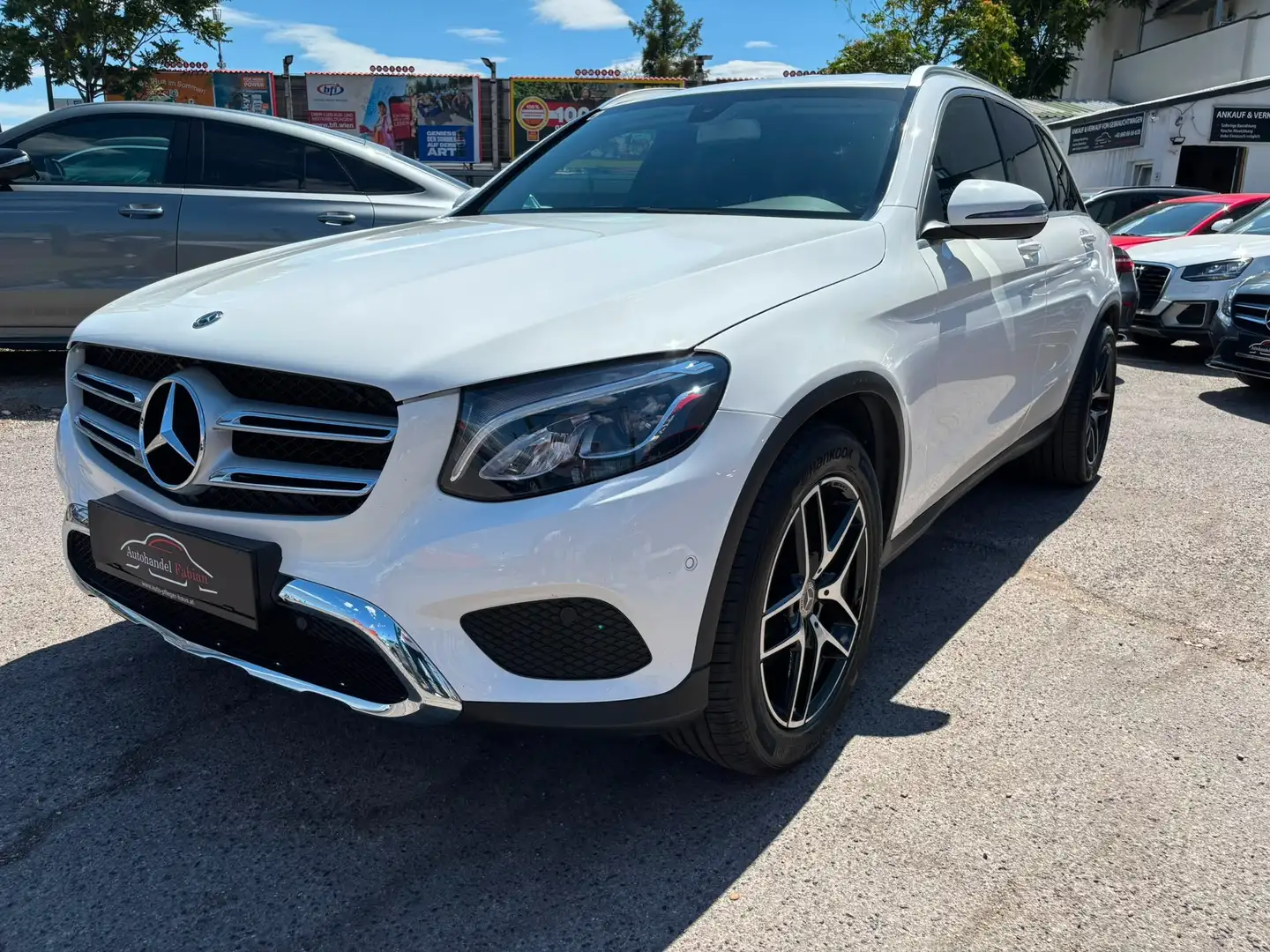 Mercedes-Benz GLC 220 d 4MATIC Automatik 170PS Servicegepflegt LED Navi Weiß - 1