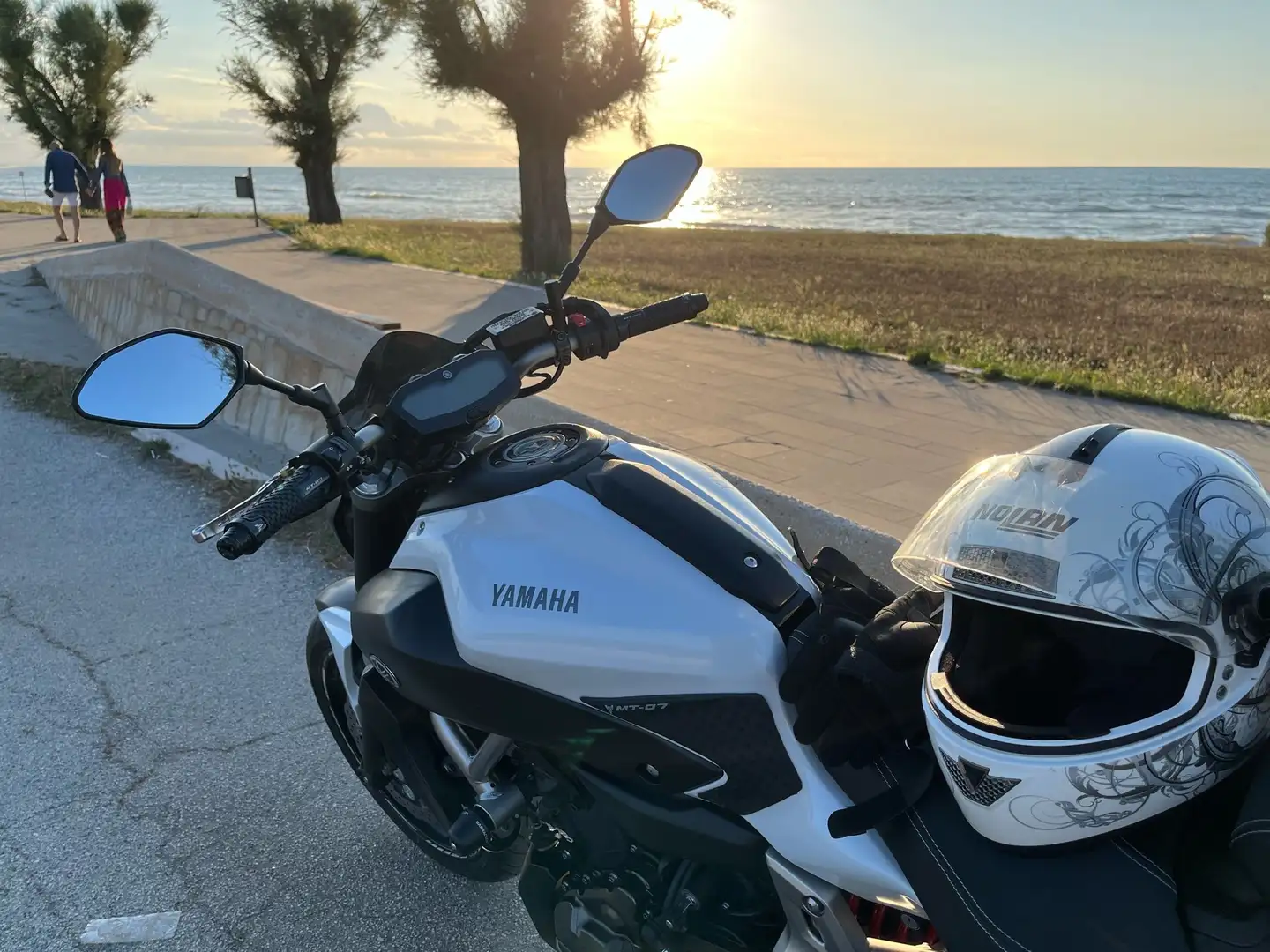 Yamaha MT-07 Sportiva Bianco - 1