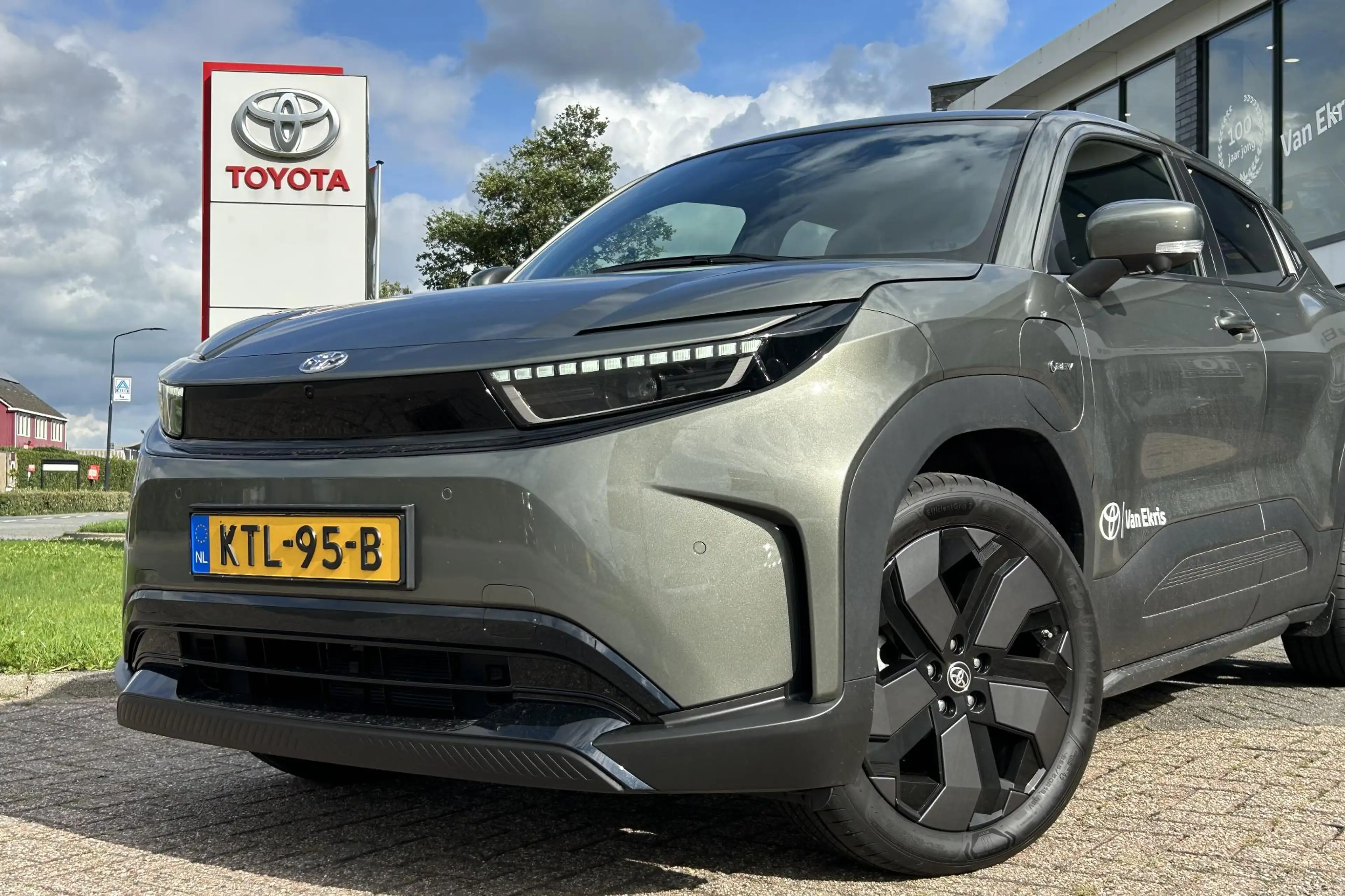 Toyota Urban Cruiser Executive 61 kWh, Nieuw en in september leverbaar — photo 12