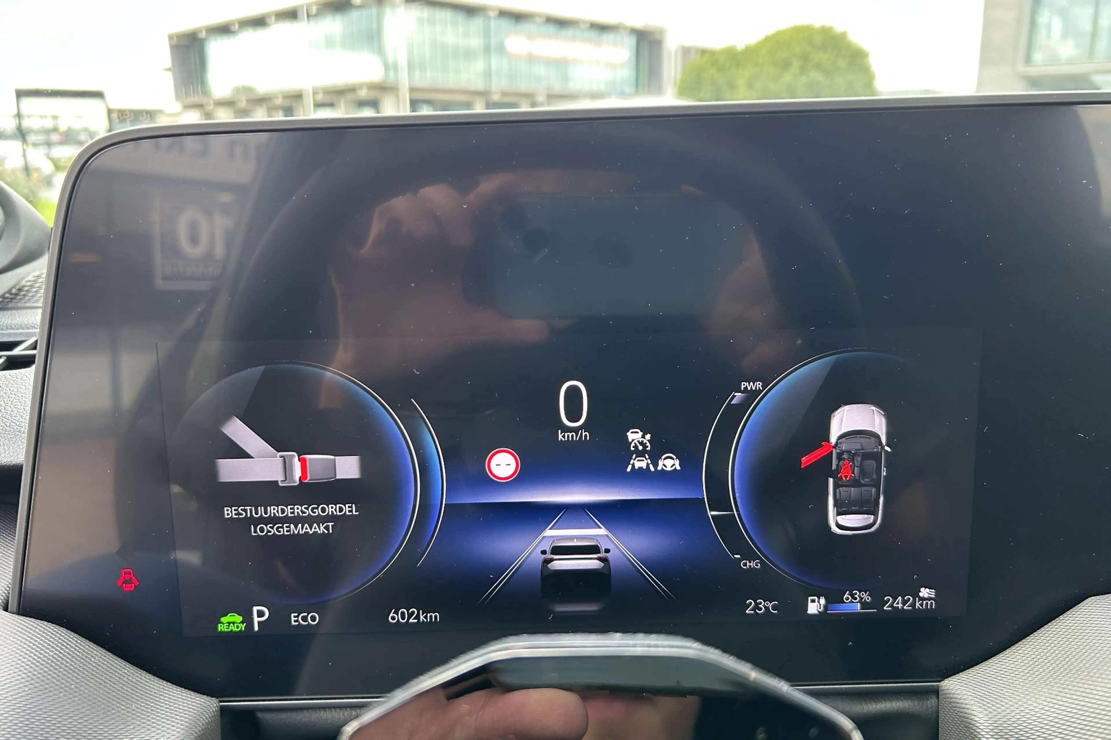 Toyota Urban Cruiser Executive 61 kWh, Nieuw en in september leverbaar — photo 13