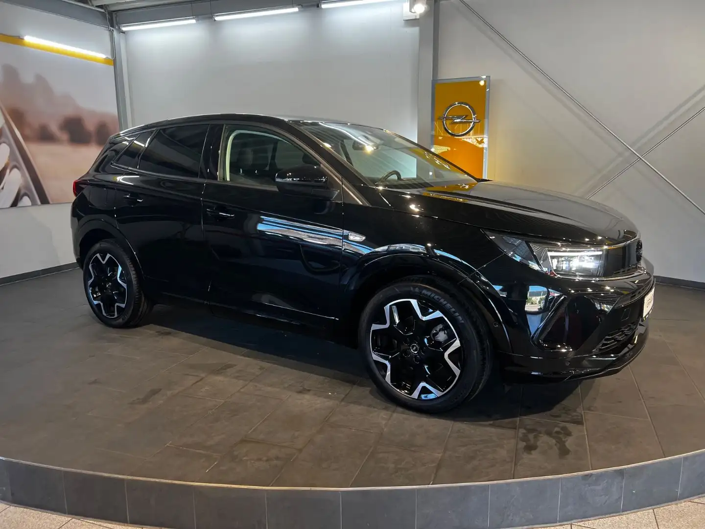 Opel Grandland X Grandland 1.2 - Matrix | Navi | 360° | GS Line Fekete - 2