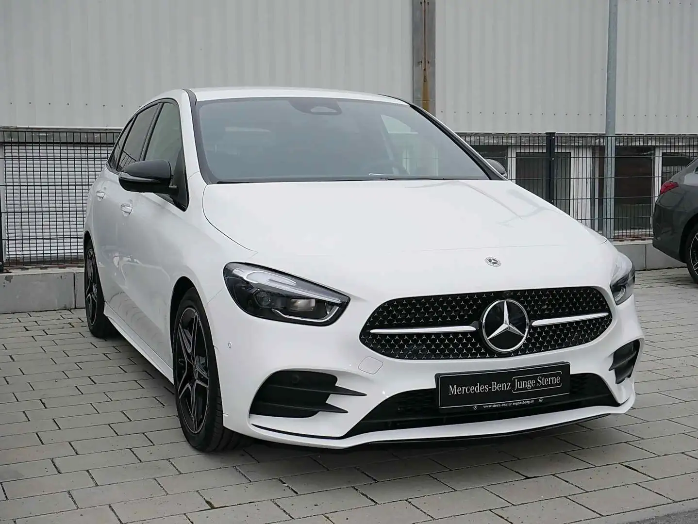 Mercedes-Benz B 220 d AMG+DISTRONIC+MULTIBEMA+NIGHT+Winter-Pak Blanc - 2