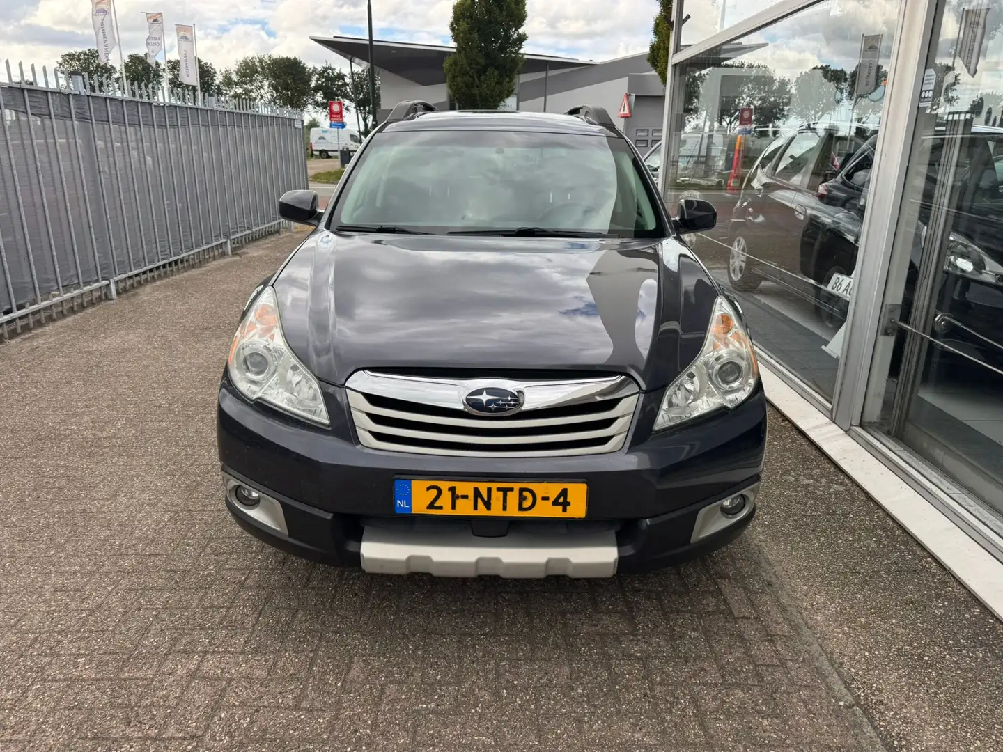 Subaru OUTBACK 2.5i Executive | Automaat | Airco | Trekhaak | Sch Grijs - 2