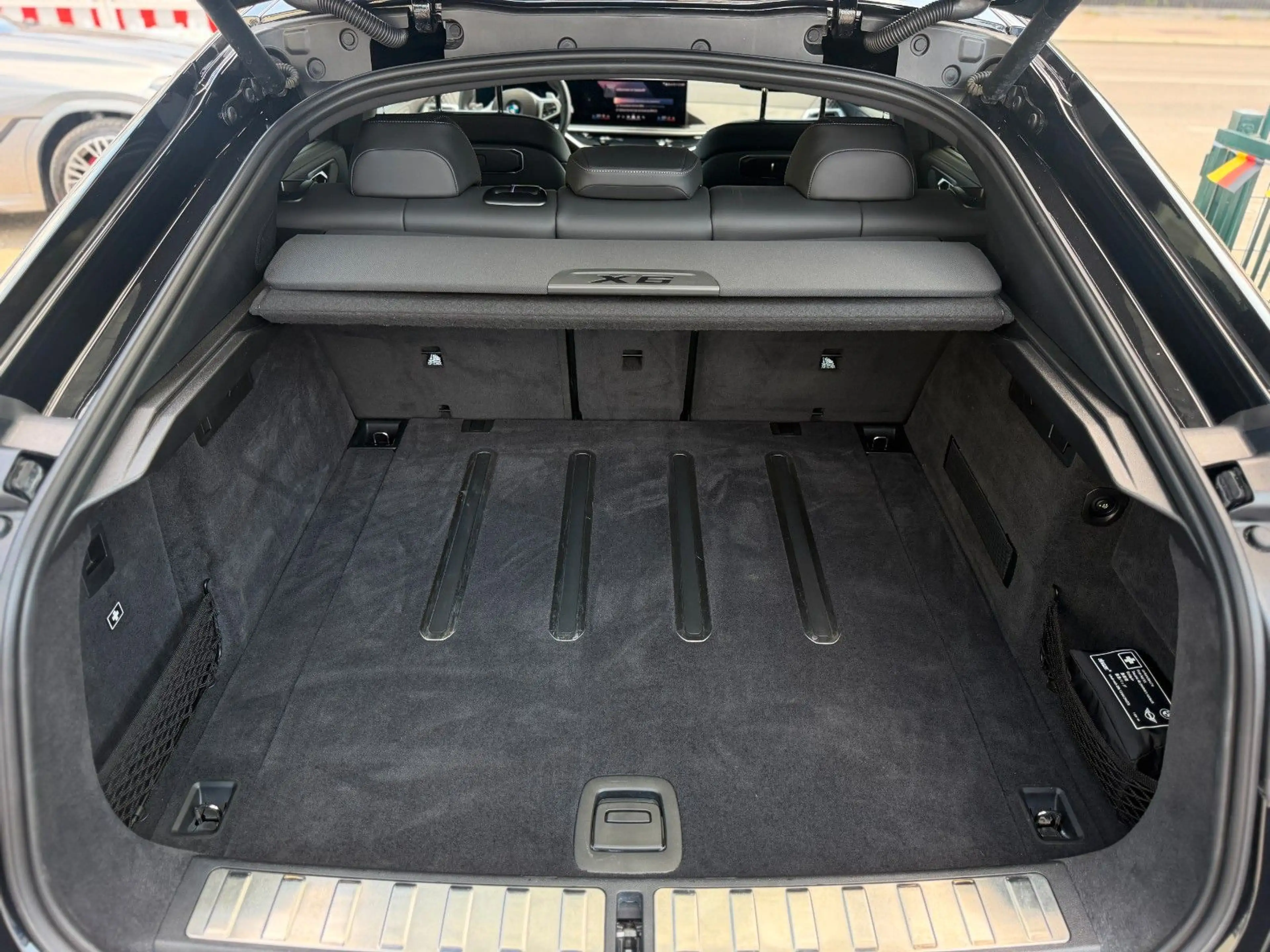 BMW X6 xDrive40i M Sport Pro 22 AHK ACC Pano SitzLüf — photo 11