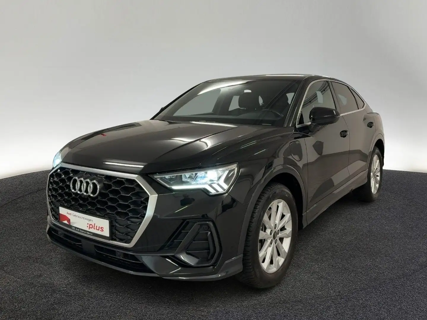 Audi Q3 S tr. LED 360°K NAVI VIRTUAL Schwarz - 2