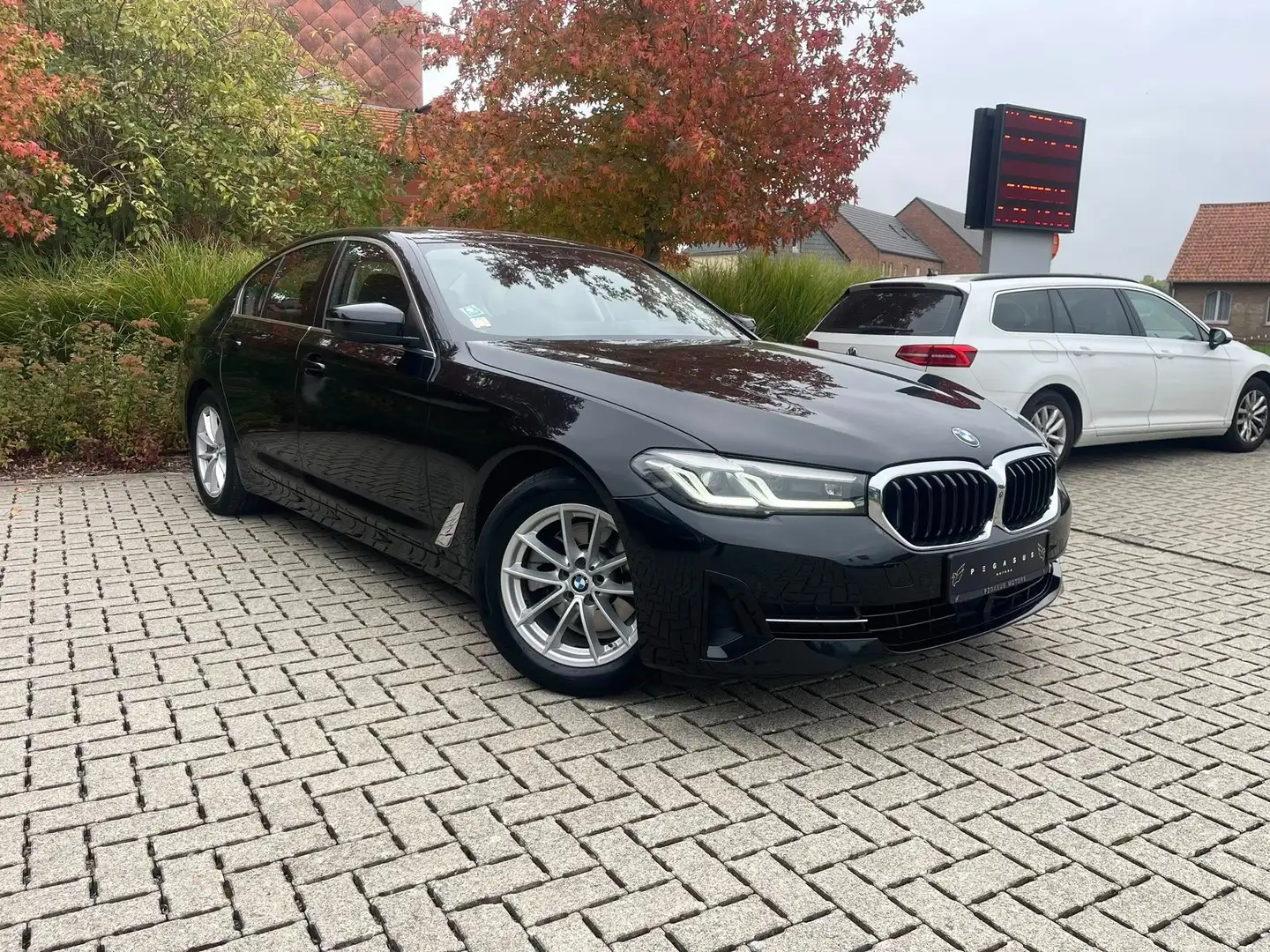 BMW 520 - 2020/080.000km/Euro 6d - Automaat Zwart - 2
