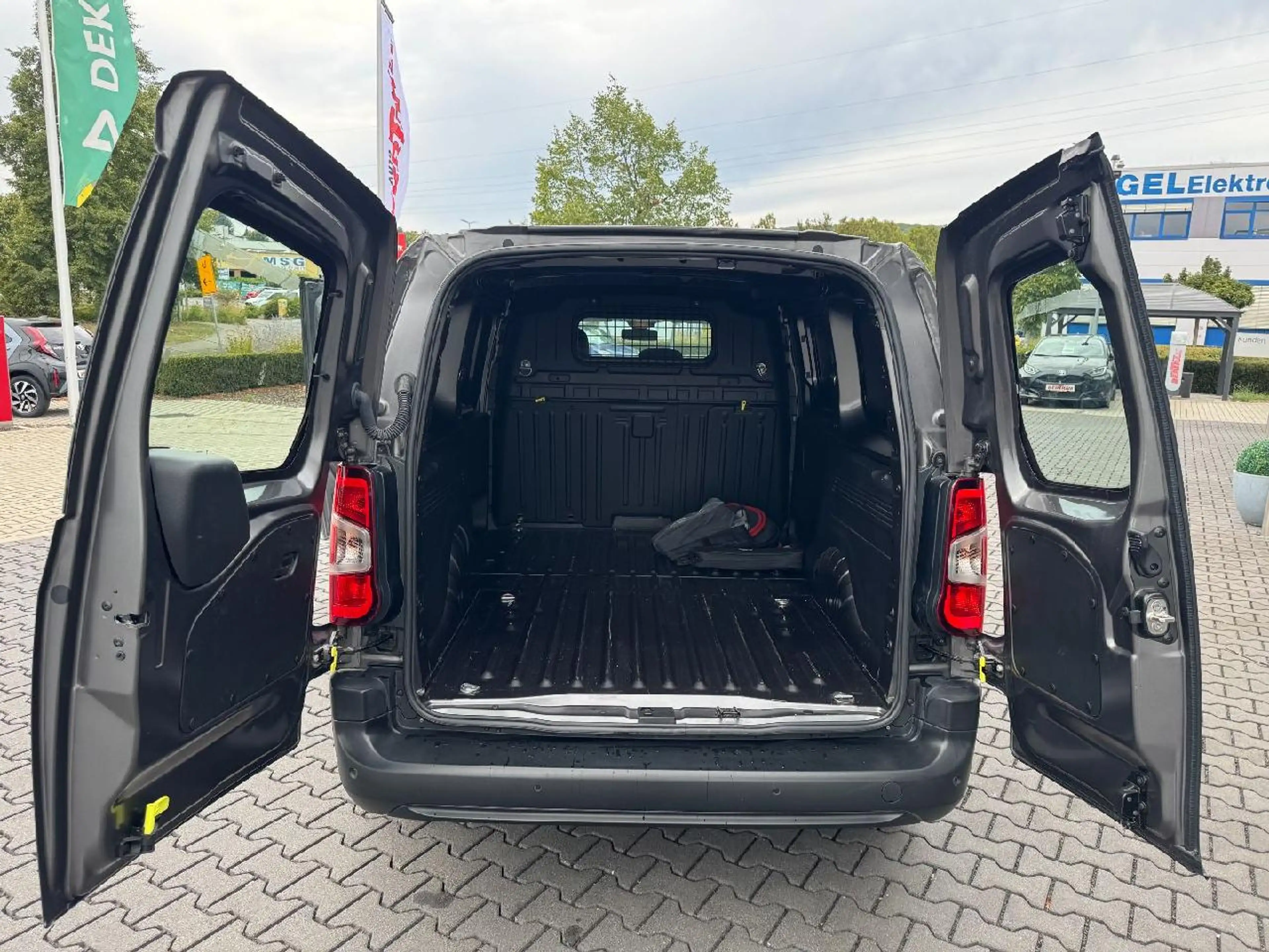 Toyota Proace City L2 Electric Duty Comfort — photo 10