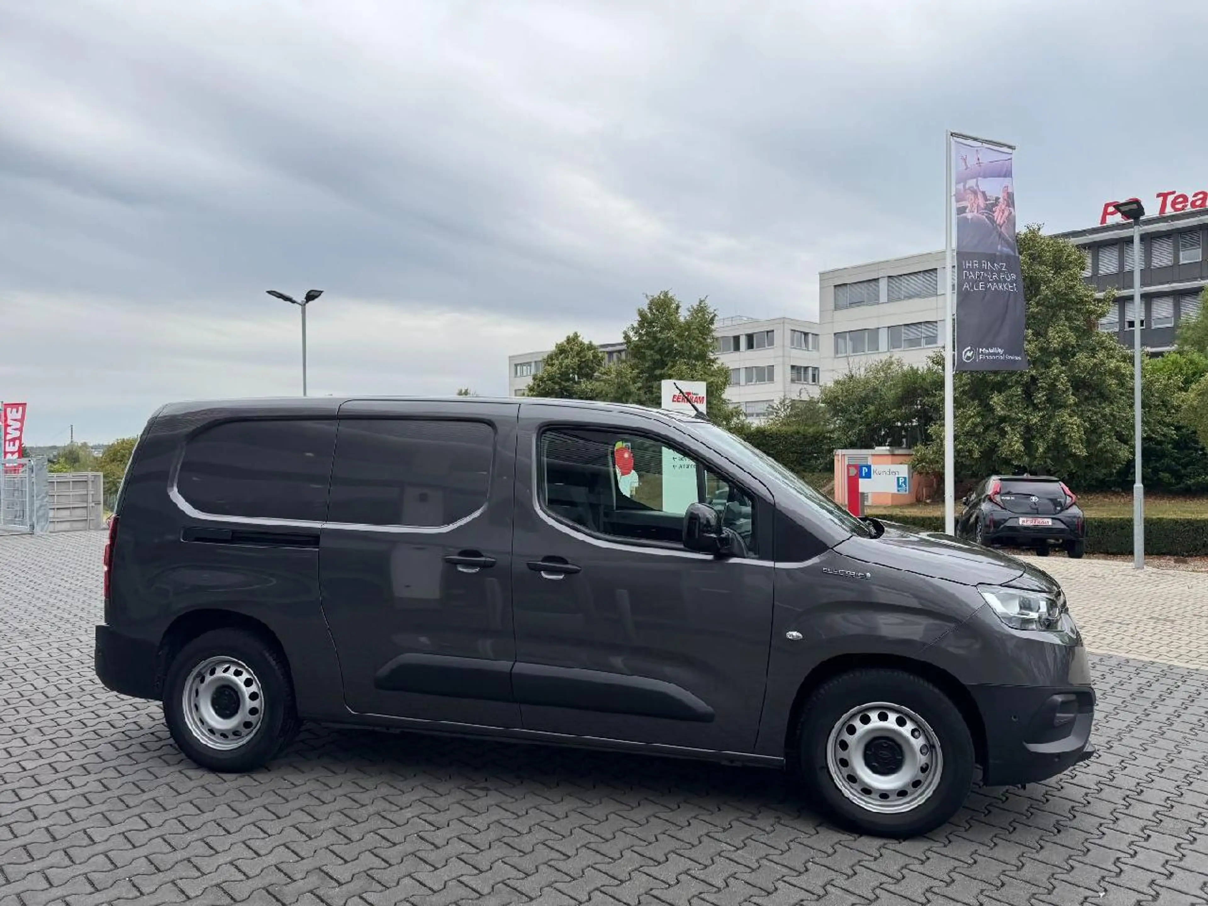 Toyota Proace City L2 Electric Duty Comfort — photo 4