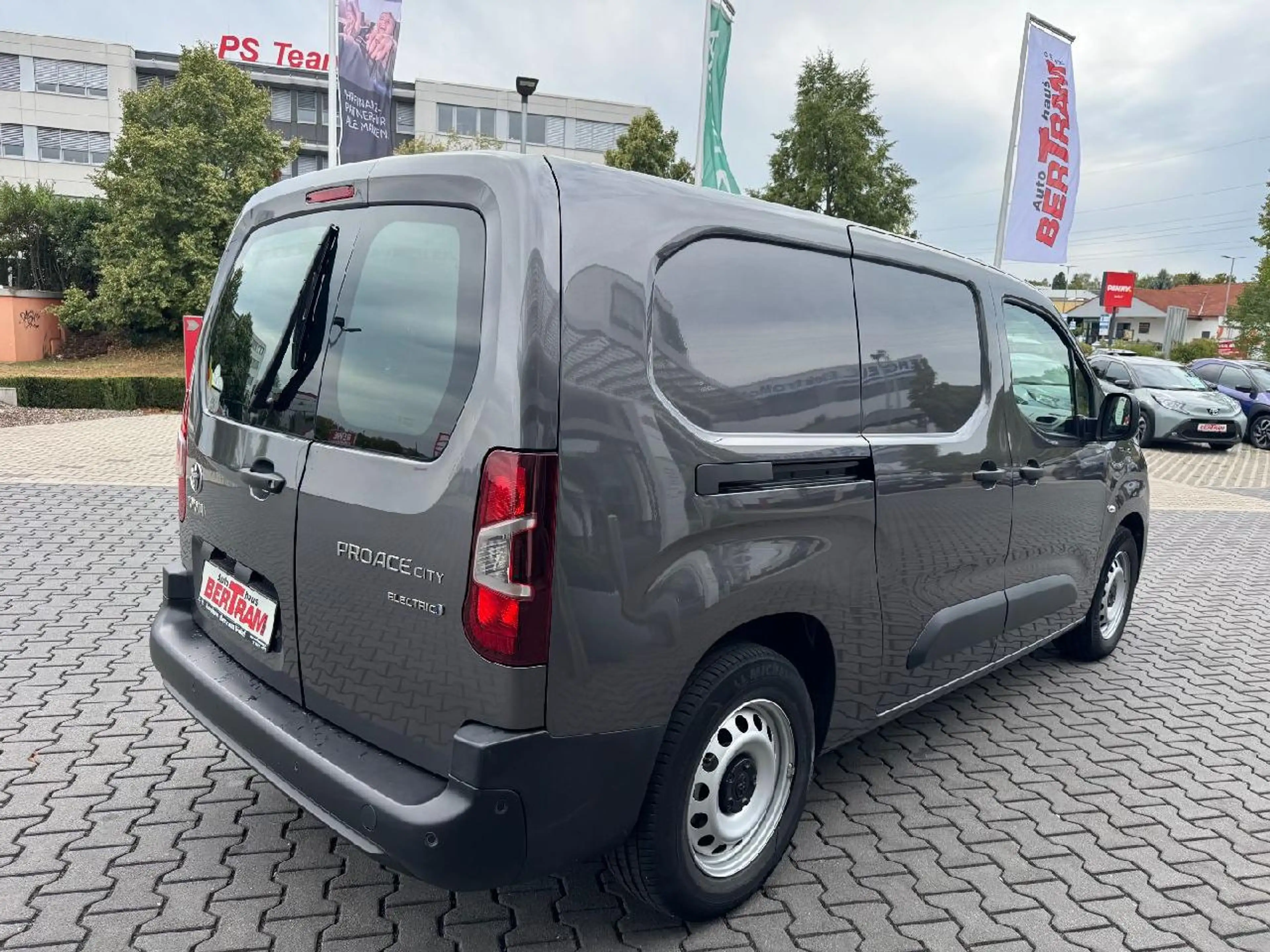 Toyota Proace City L2 Electric Duty Comfort — photo 5