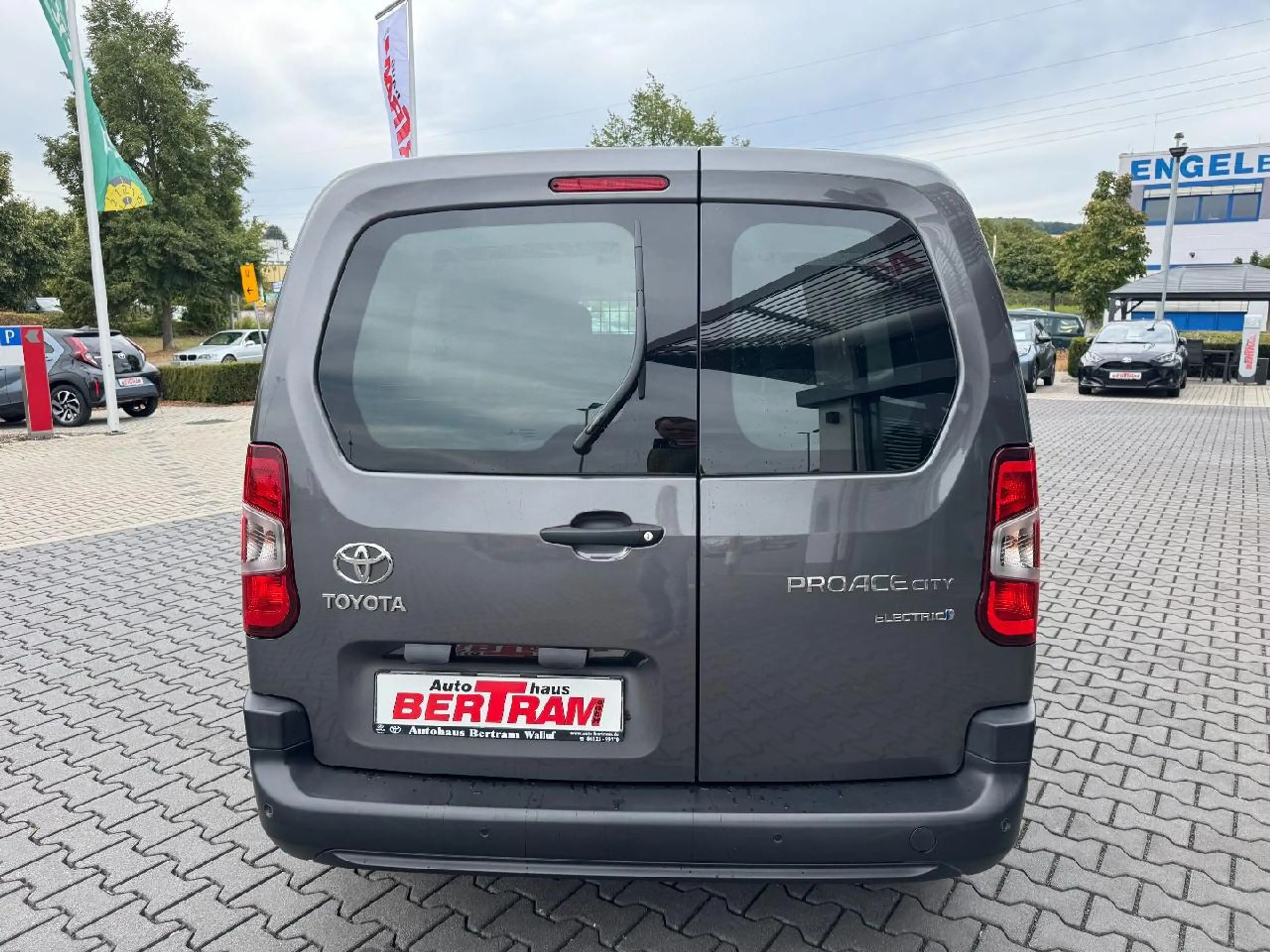 Toyota Proace City L2 Electric Duty Comfort — photo 6