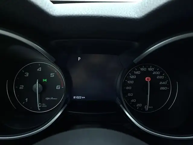 Alfa Romeo Stelvio view 12
