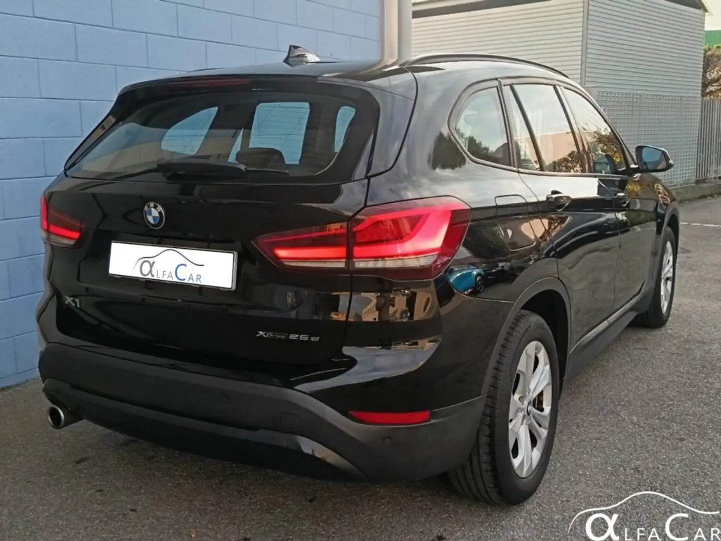 BMW X1 xDrive25e Business Advantage Nero - 2