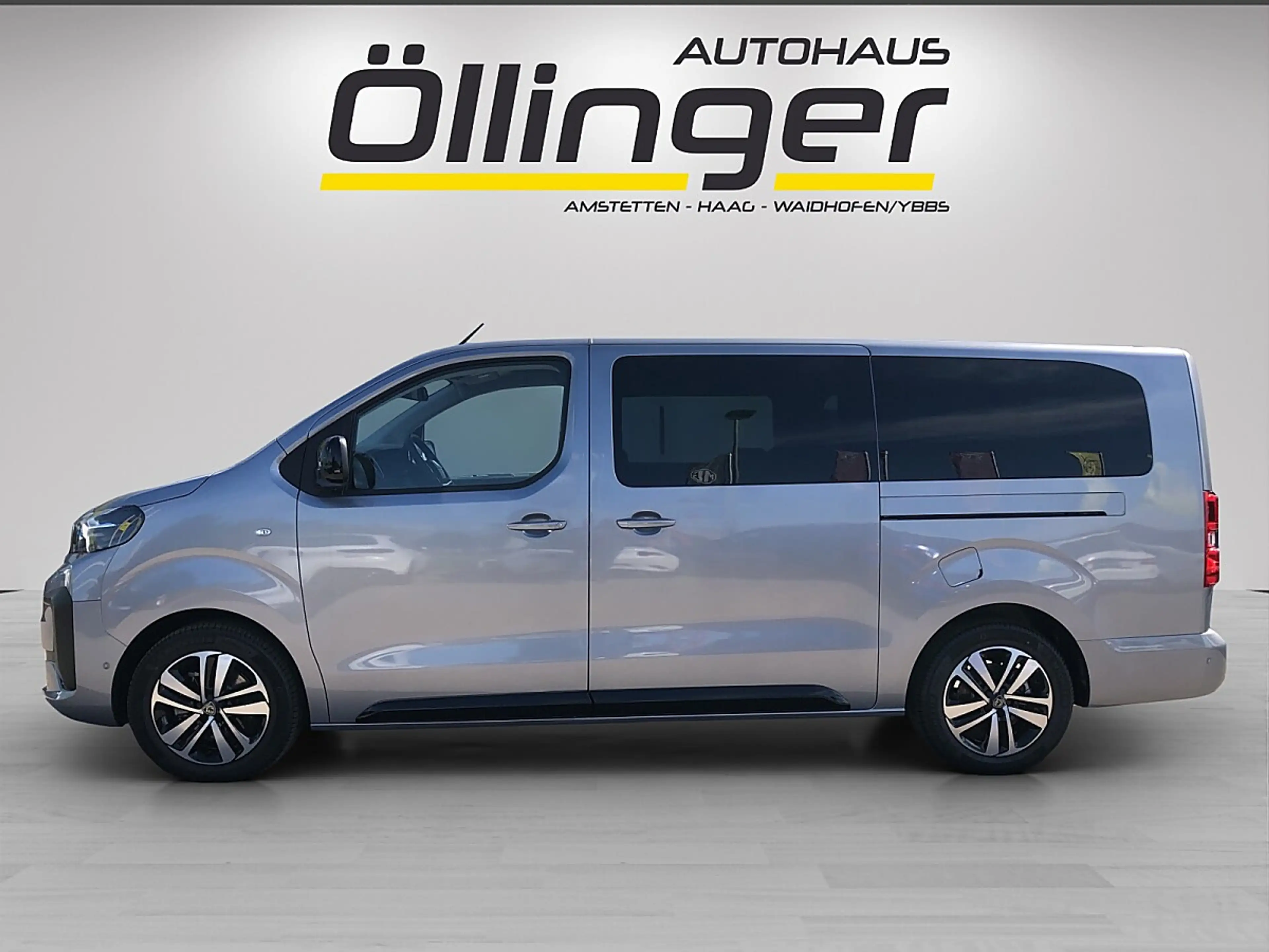 Peugeot Traveller Premium BlueHDi 180 Lang EAT8 — photo 2