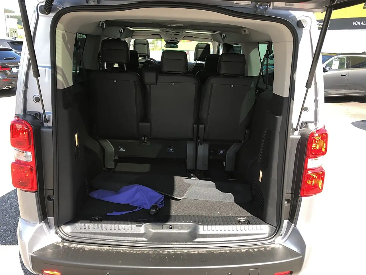 Peugeot Traveller 2026 — фото 13
