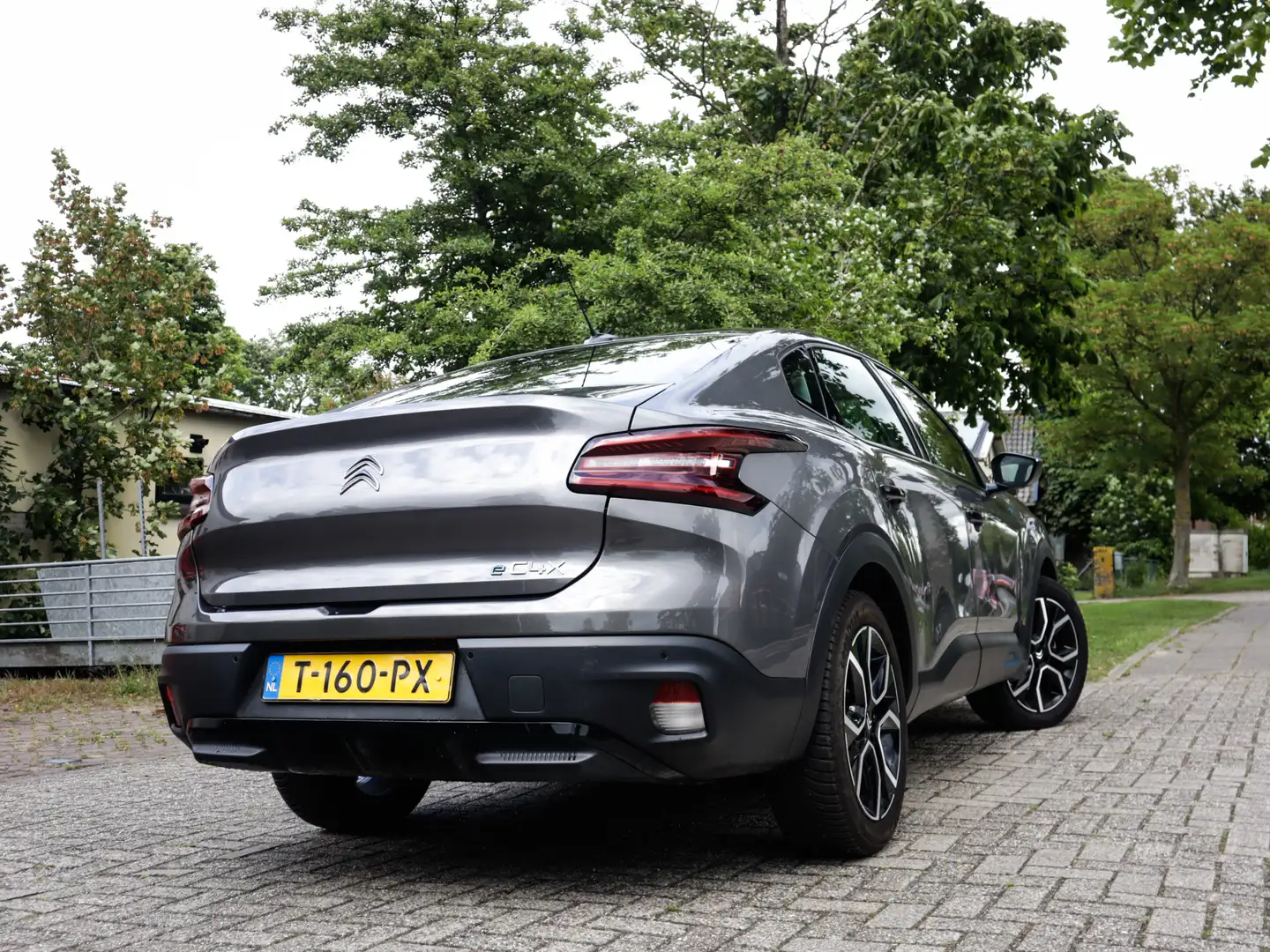 Citroen E-C4 X Feel 50 kWh 1e-Eig. & Keurig-Onderh. BOVAG-Garanti Grijs - 2