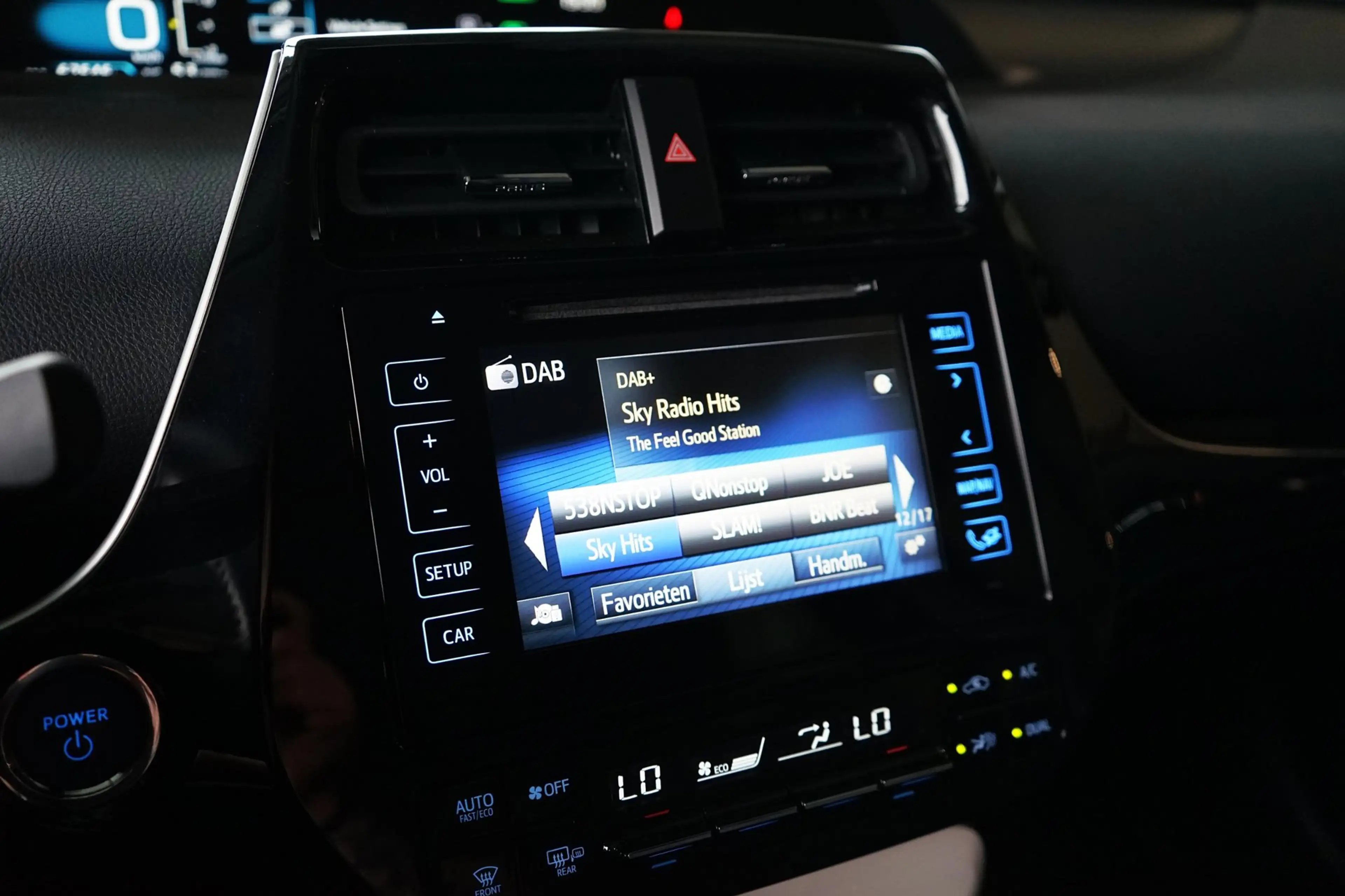 Toyota Prius 1.8 Executive|NAVI|CAMERA|STOELVERW|HUD|TREKHAAK — photo 12