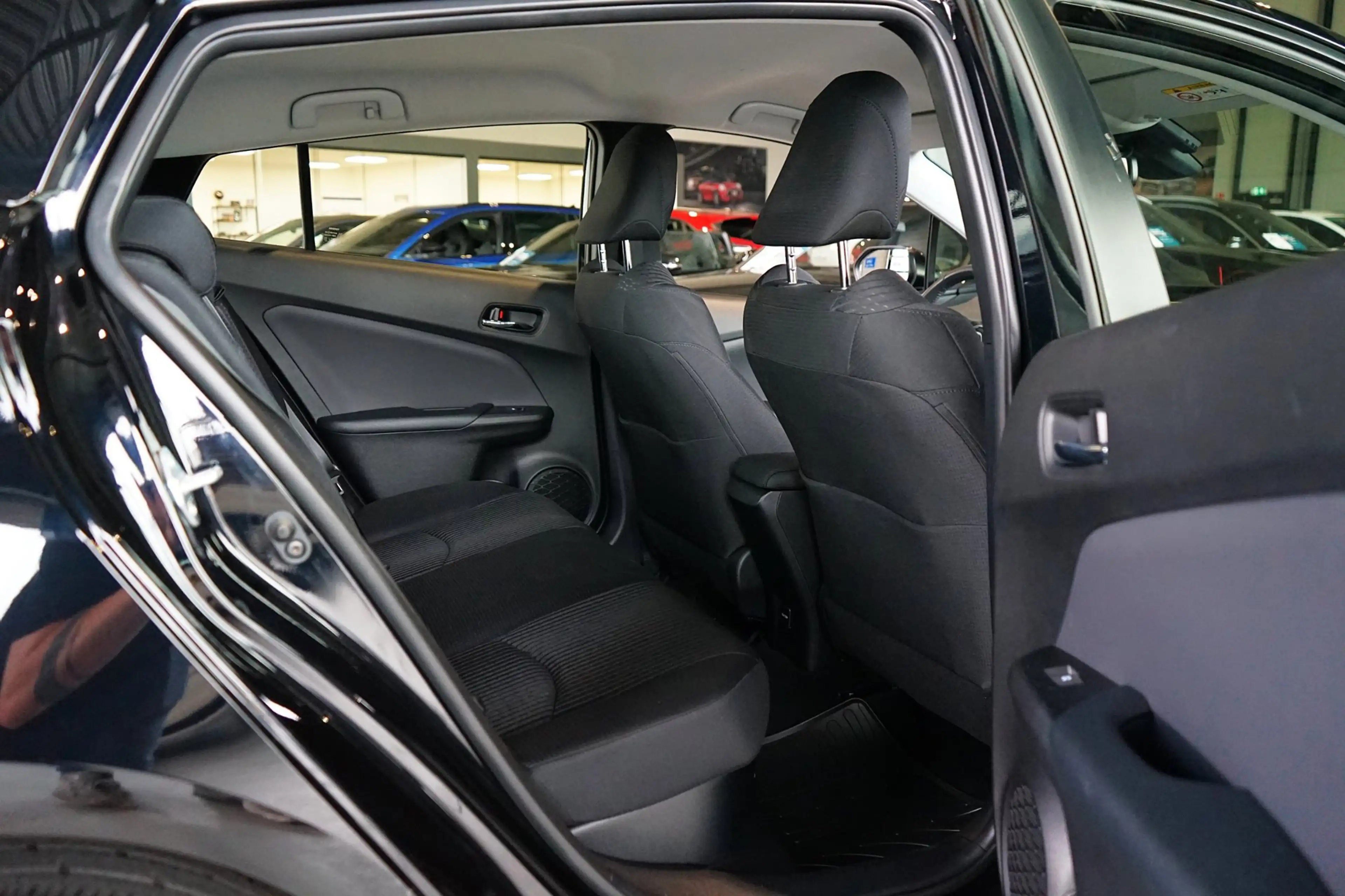 Toyota Prius 1.8 Executive|NAVI|CAMERA|STOELVERW|HUD|TREKHAAK — photo 8