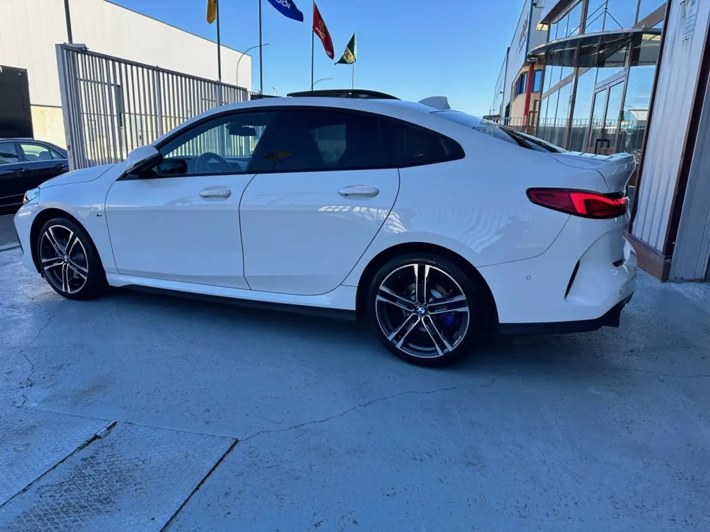 BMW 218 218dA Gran Coupé Sport Wit - 1