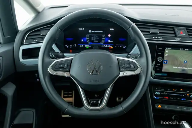 Volkswagen Touran view 6