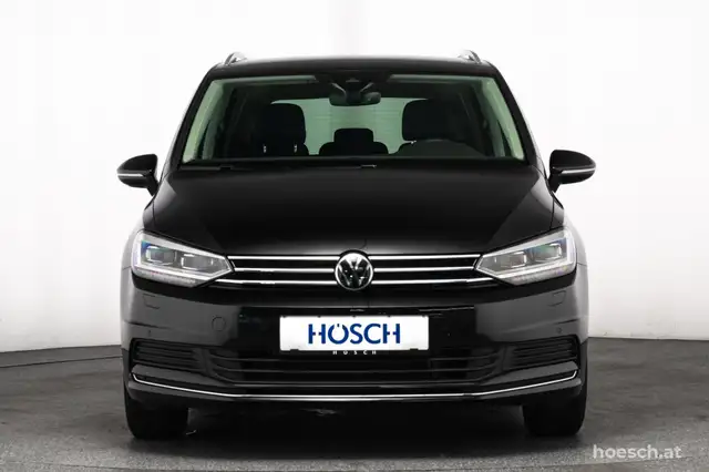 Volkswagen Touran view 2