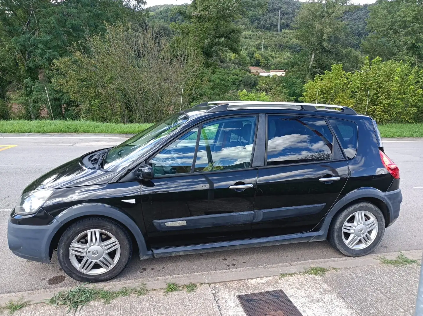 Renault Scenic Scénic 1.9DCI Adventure Negro - 1