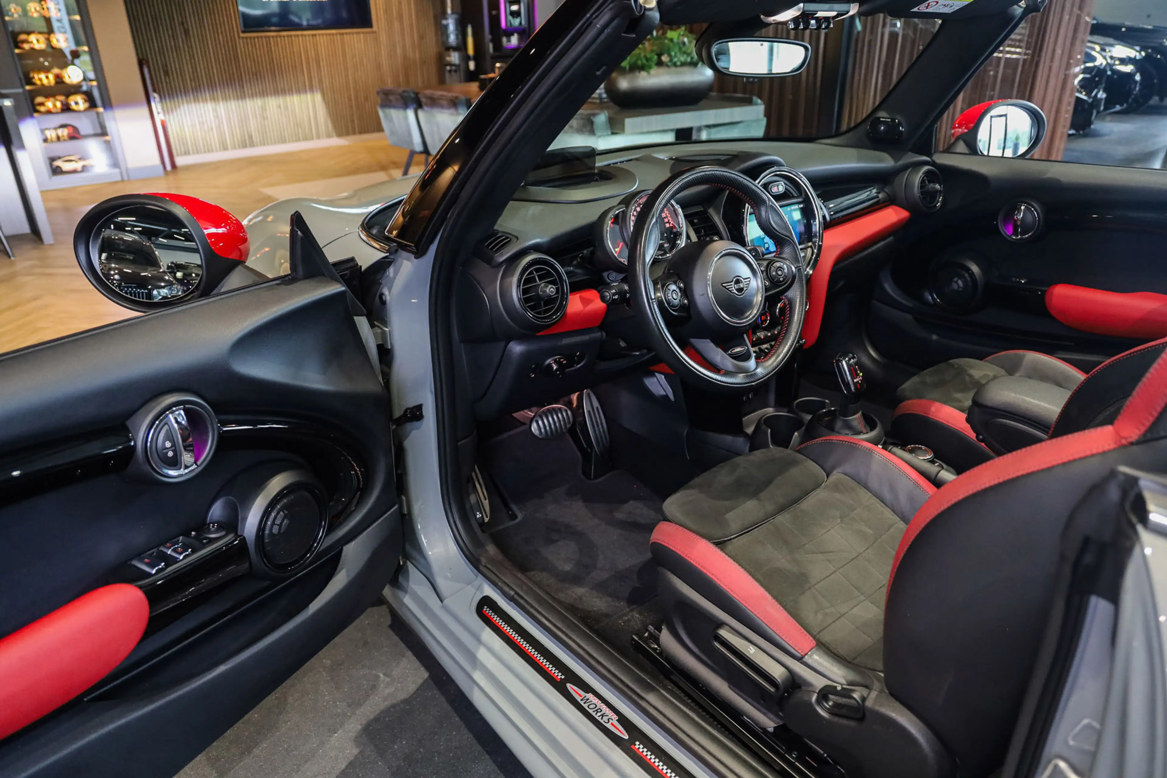 MINI John Cooper Works Cabrio 2.0 Chili, 231 PK, JCW/Sport/Seats, Head/Up, Adapt — photo 4