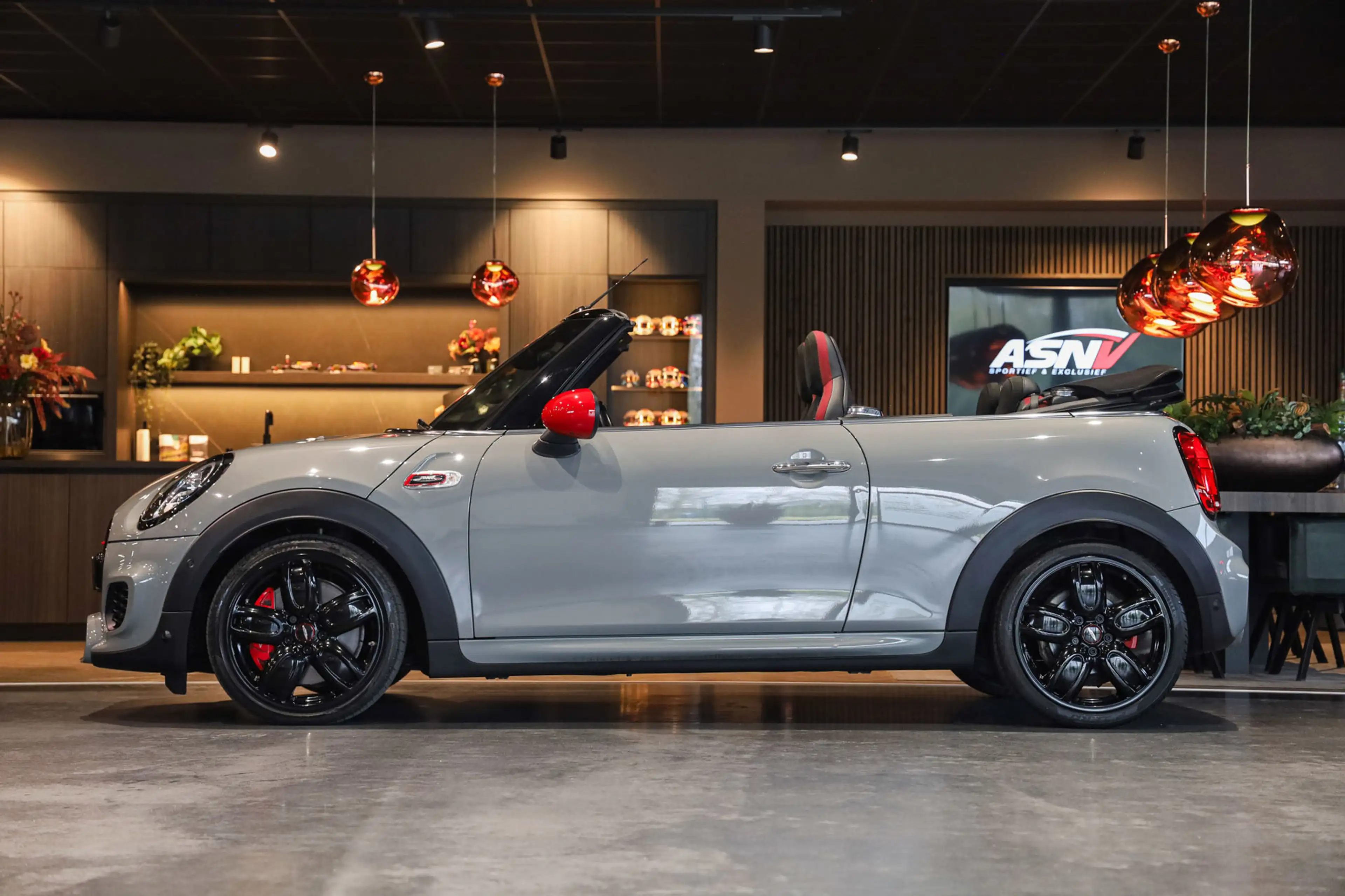 MINI John Cooper Works Cabrio 2.0 Chili, 231 PK, JCW/Sport/Seats, Head/Up, Adapt — photo 2