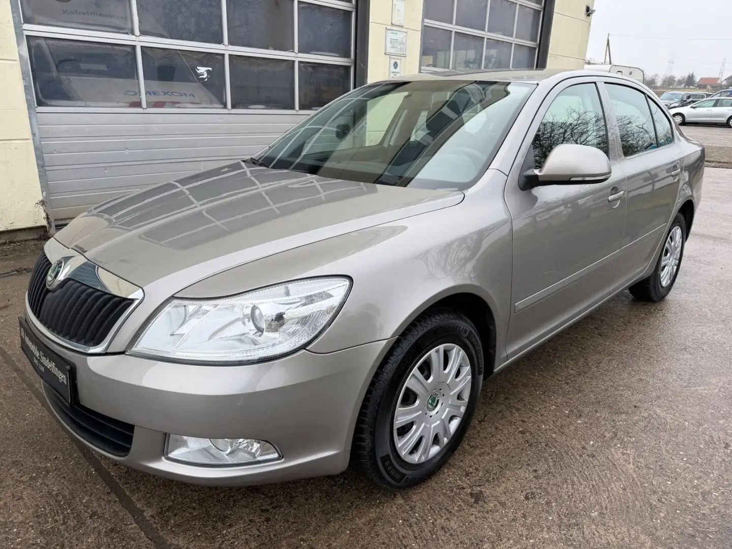 Skoda Octavia 1.6 Lim. Ambiente*TEMP*KLIMA* Beige - 1