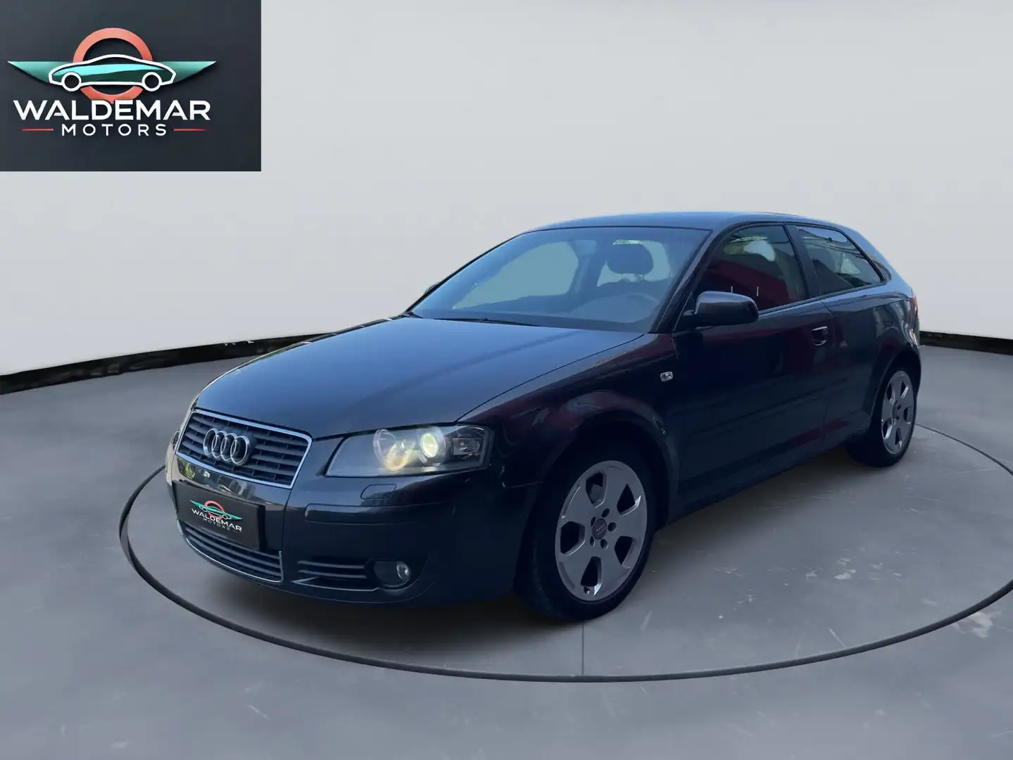 Audi A3 2.0i 16v FSI Ambiente Gris - 1